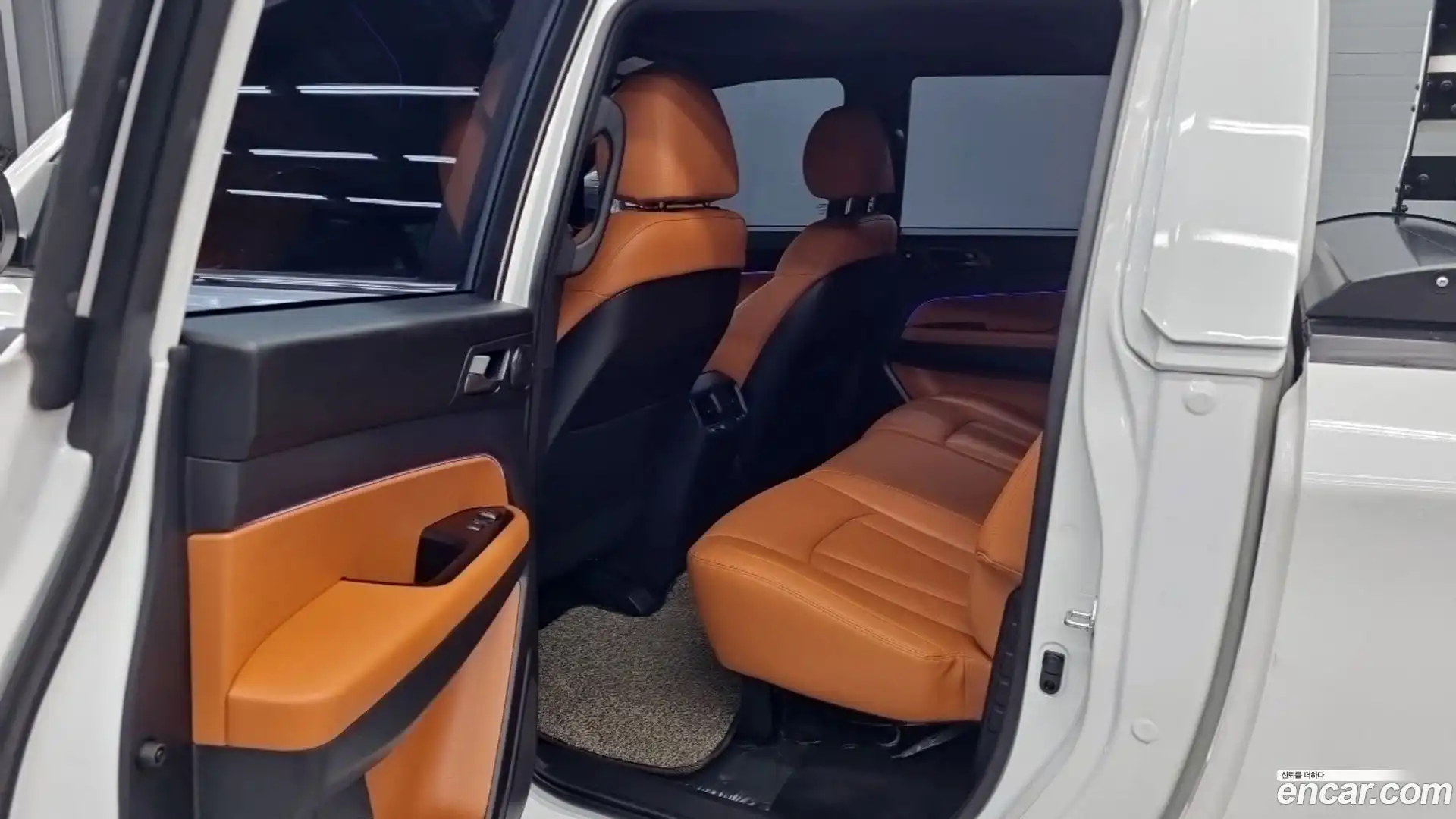 Rexton KG Mobility 2021.11-INNER-008