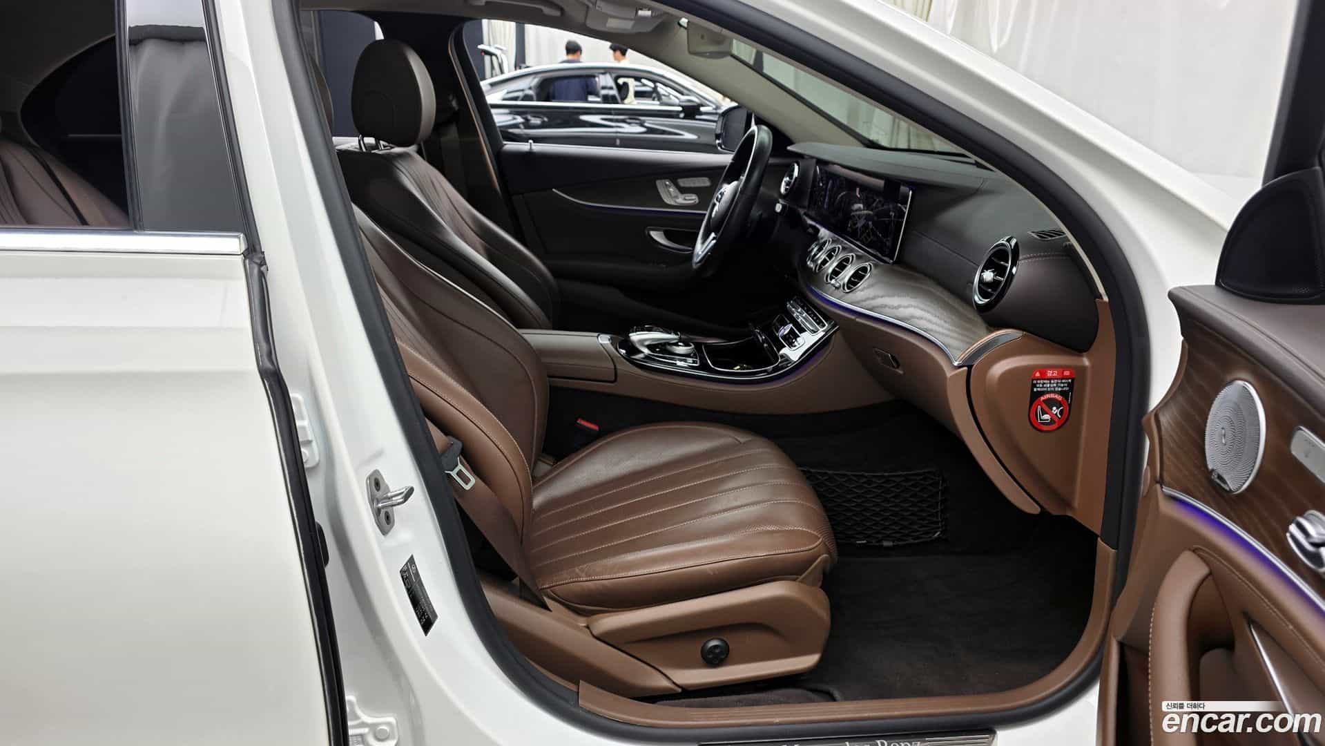 E-Class Mercedes-Benz 2018.7-OPTION-015