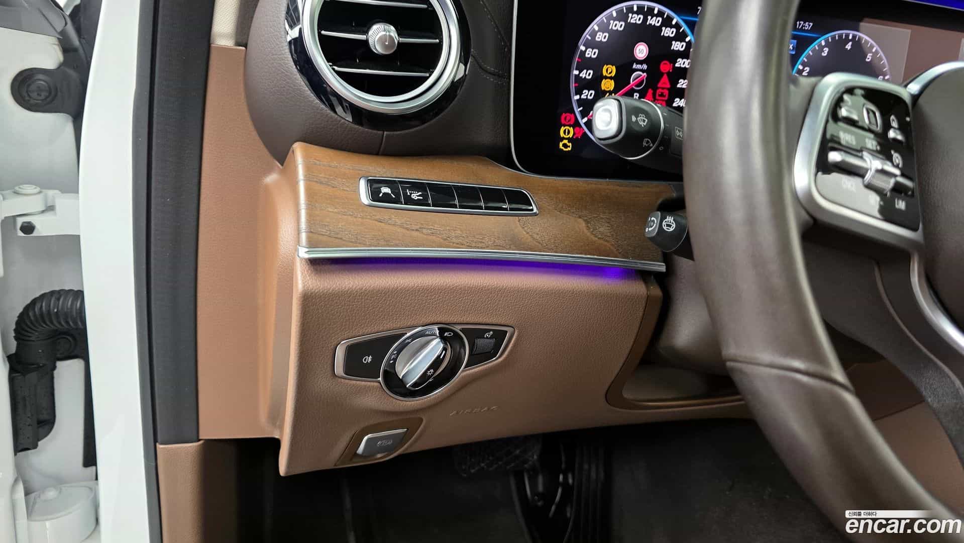 E-Class Mercedes-Benz 2018.7-OPTION-020
