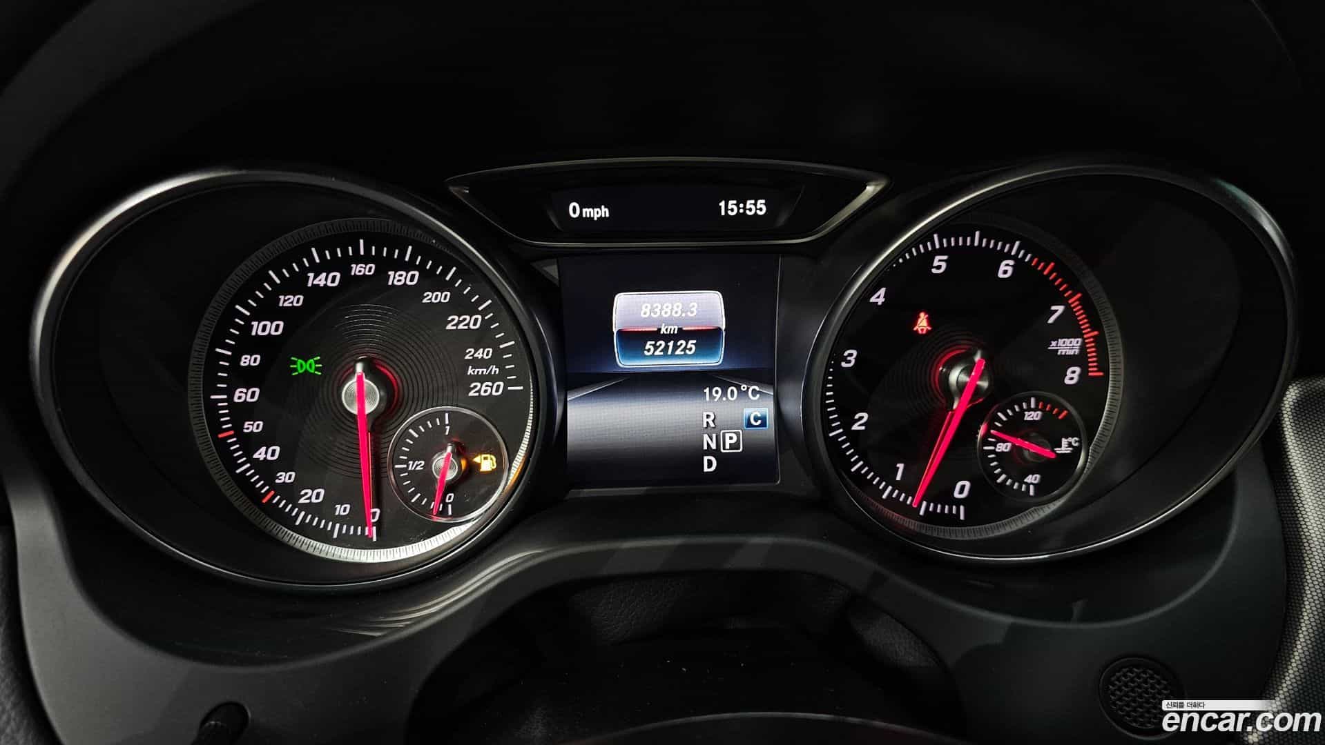CLA-Class Mercedes-Benz 2018.4-INNER-008