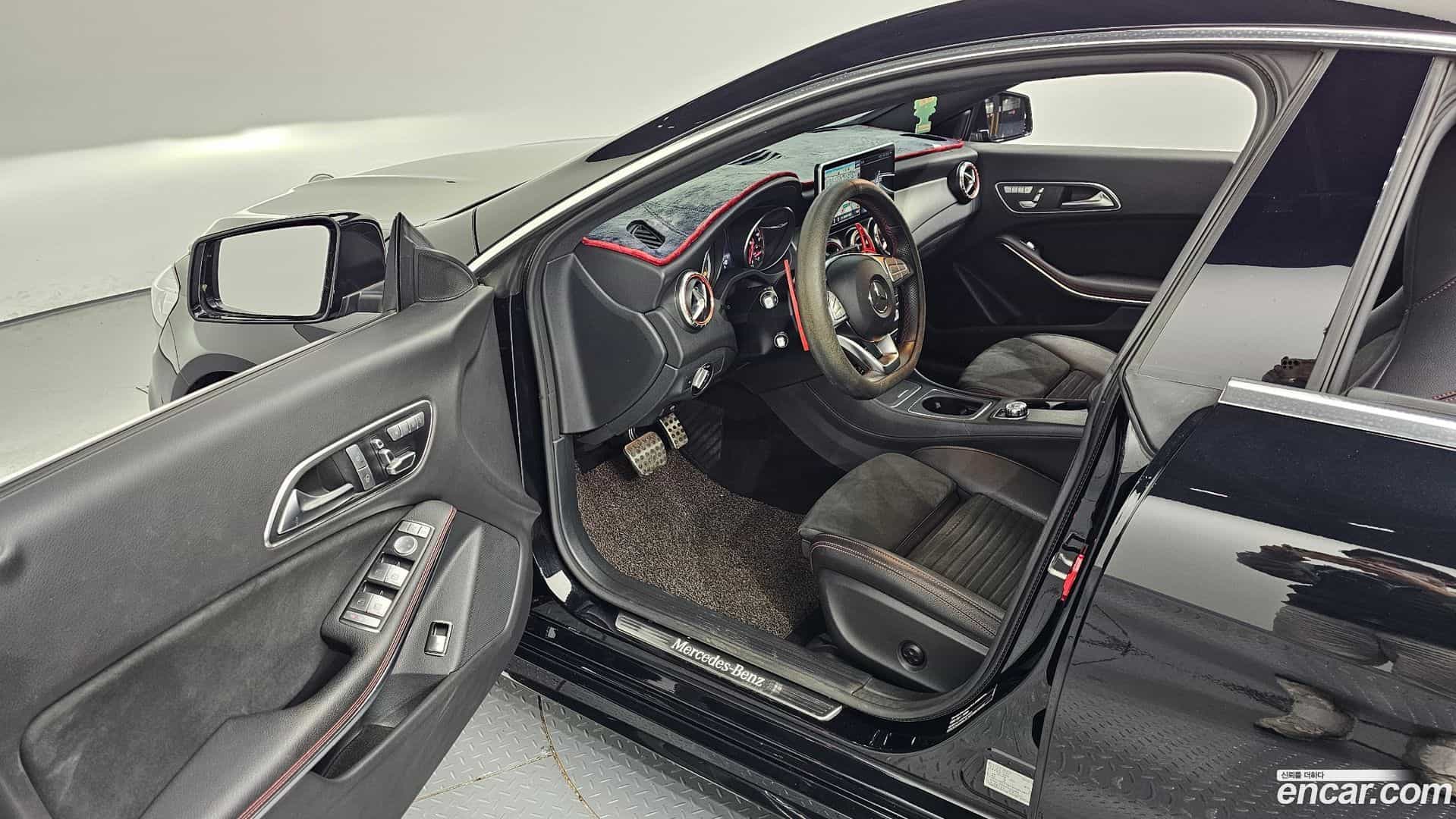 CLA-Class Mercedes-Benz 2018.4-OPTION-015