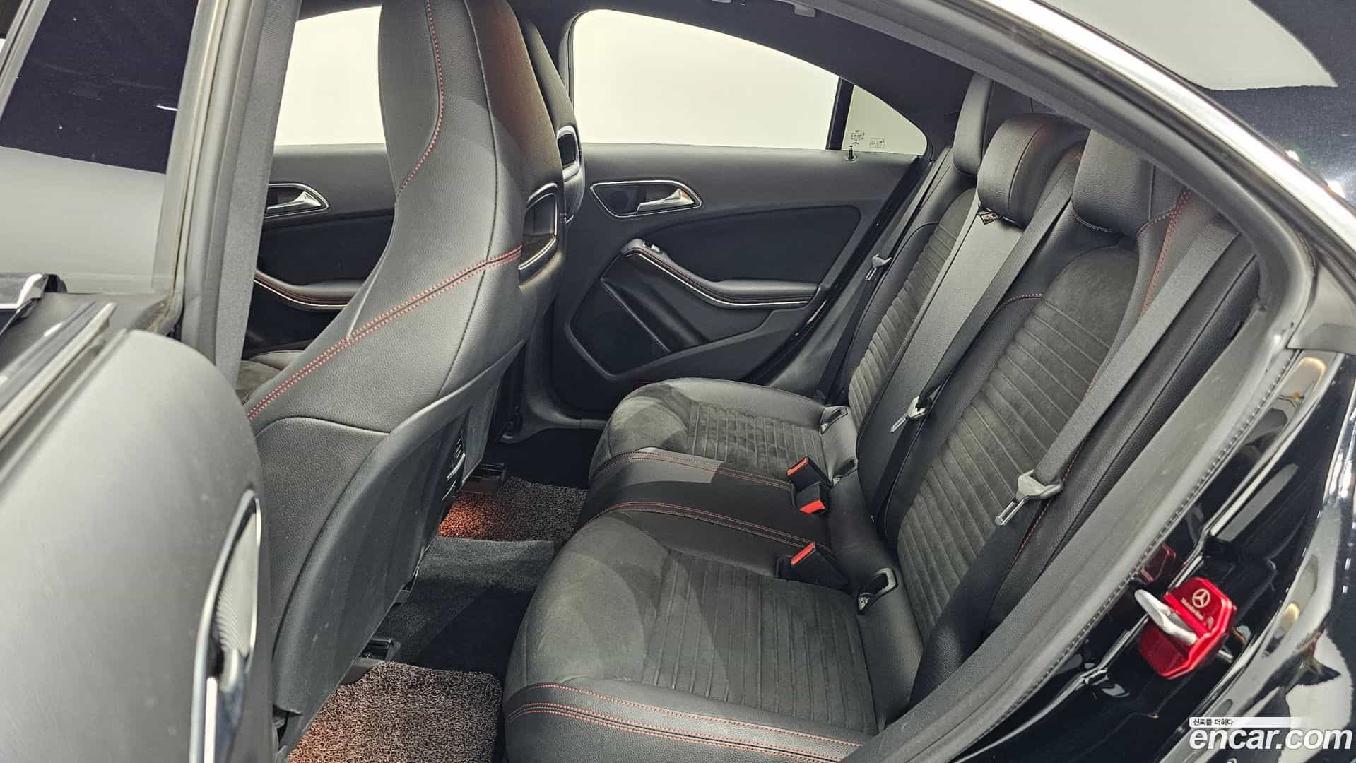 CLA-Class Mercedes-Benz 2018.4-OPTION-016