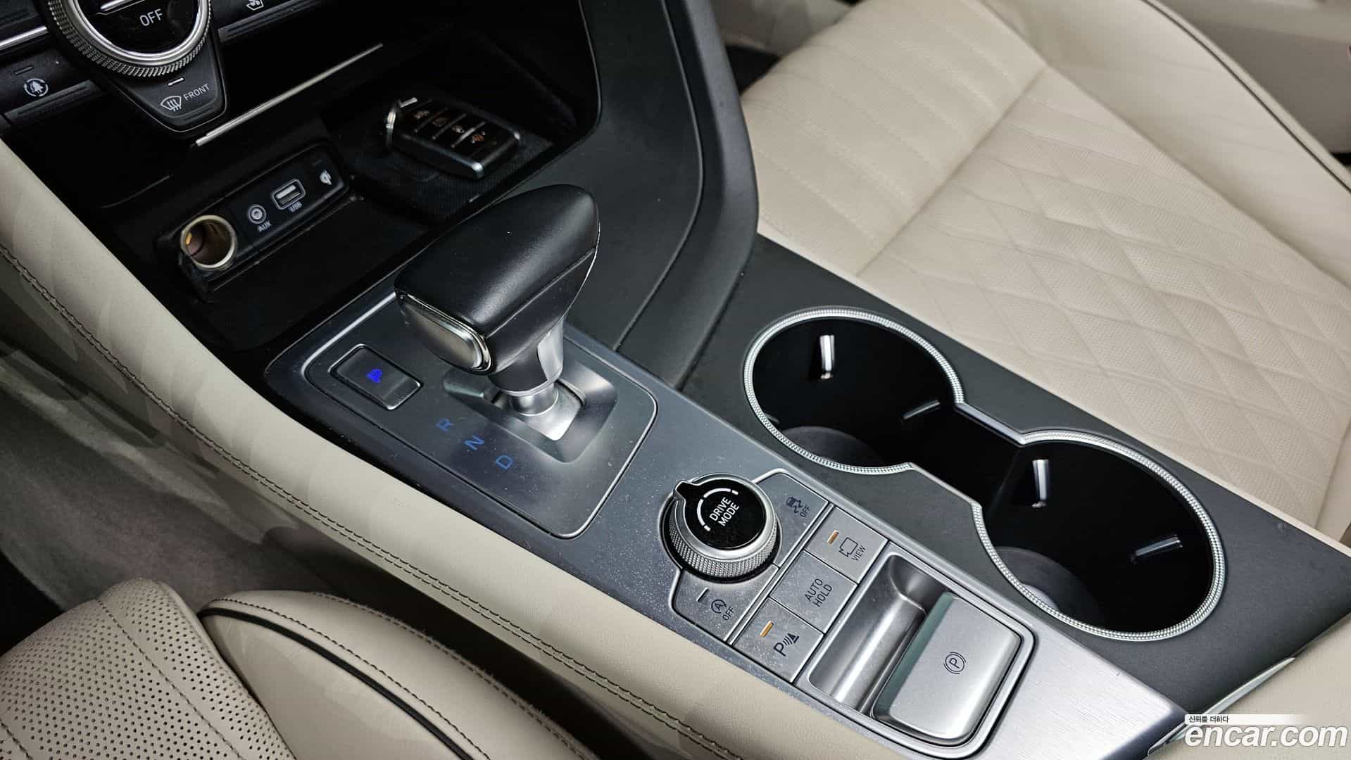 G70 Genesis 2019.1-INNER-009