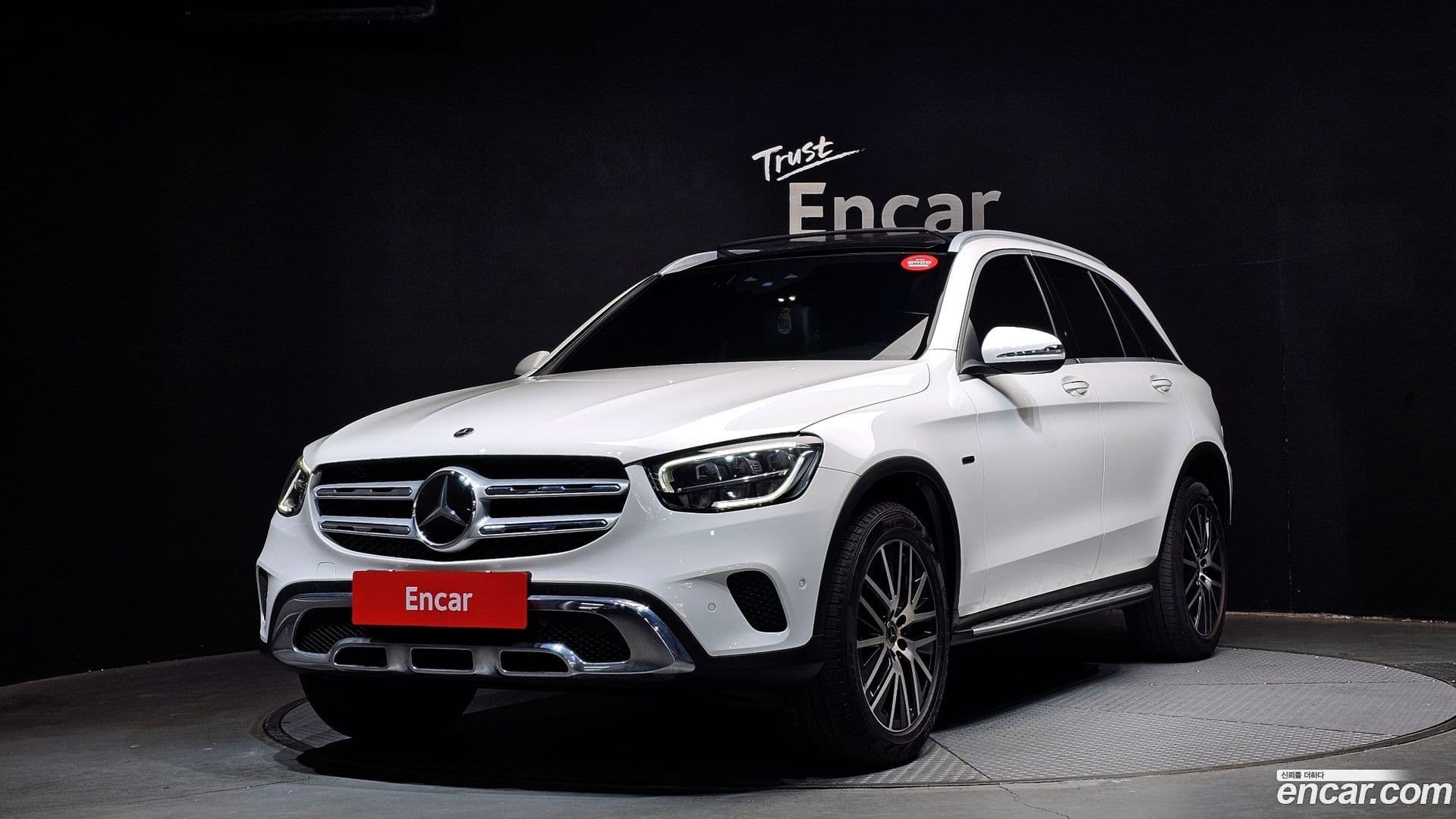 Main__Slider__Photo:GLC-Class Mercedes-Benz 2021.3-0