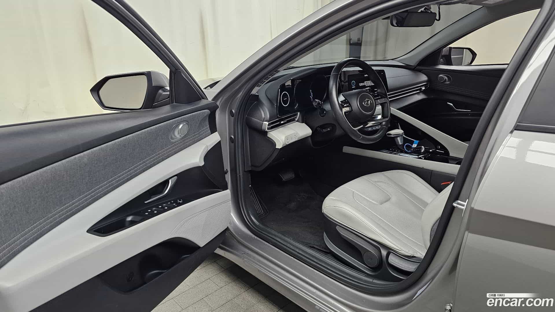 AVANTE Hyundai 2022.0-INNER-010