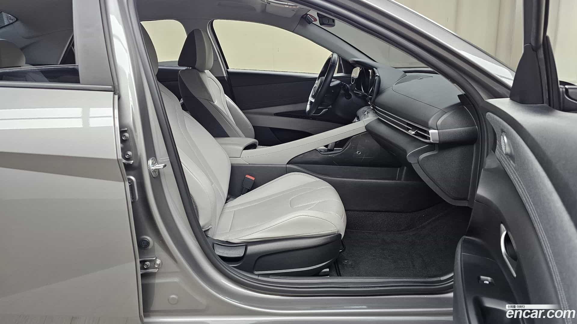 AVANTE Hyundai 2022.0-OPTION-015