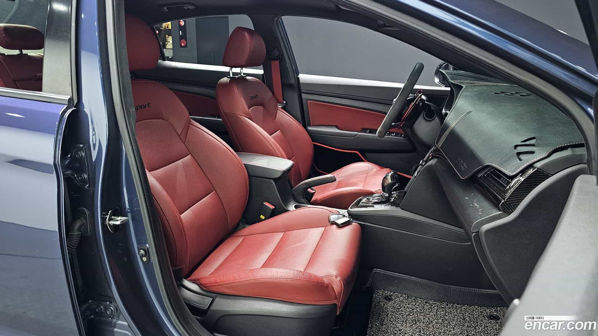 AVANTE Hyundai 2017.8-INNER-010