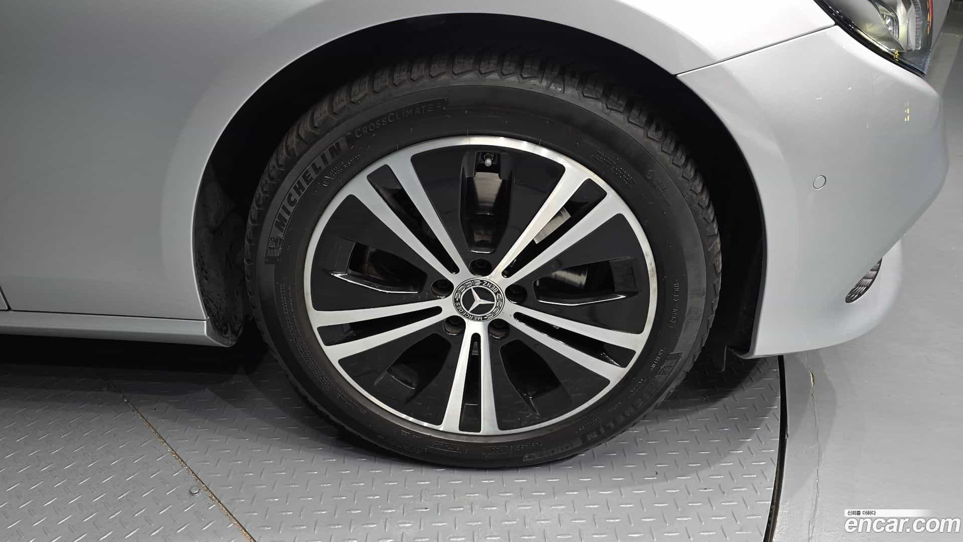 E-Class Mercedes-Benz 2020.9-OUTER-005
