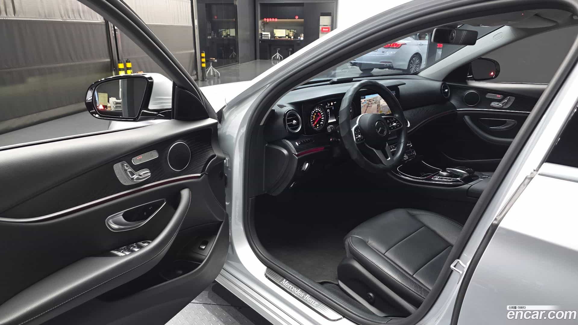 E-Class Mercedes-Benz 2020.9-INNER-010