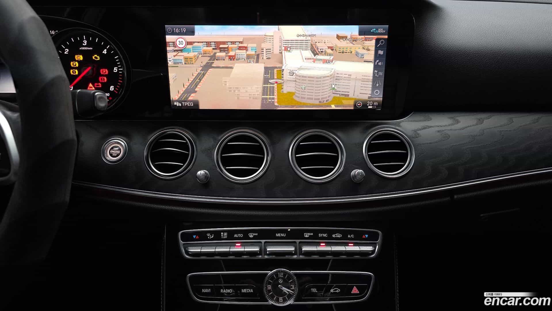 E-Class Mercedes-Benz 2020.9-OPTION-018