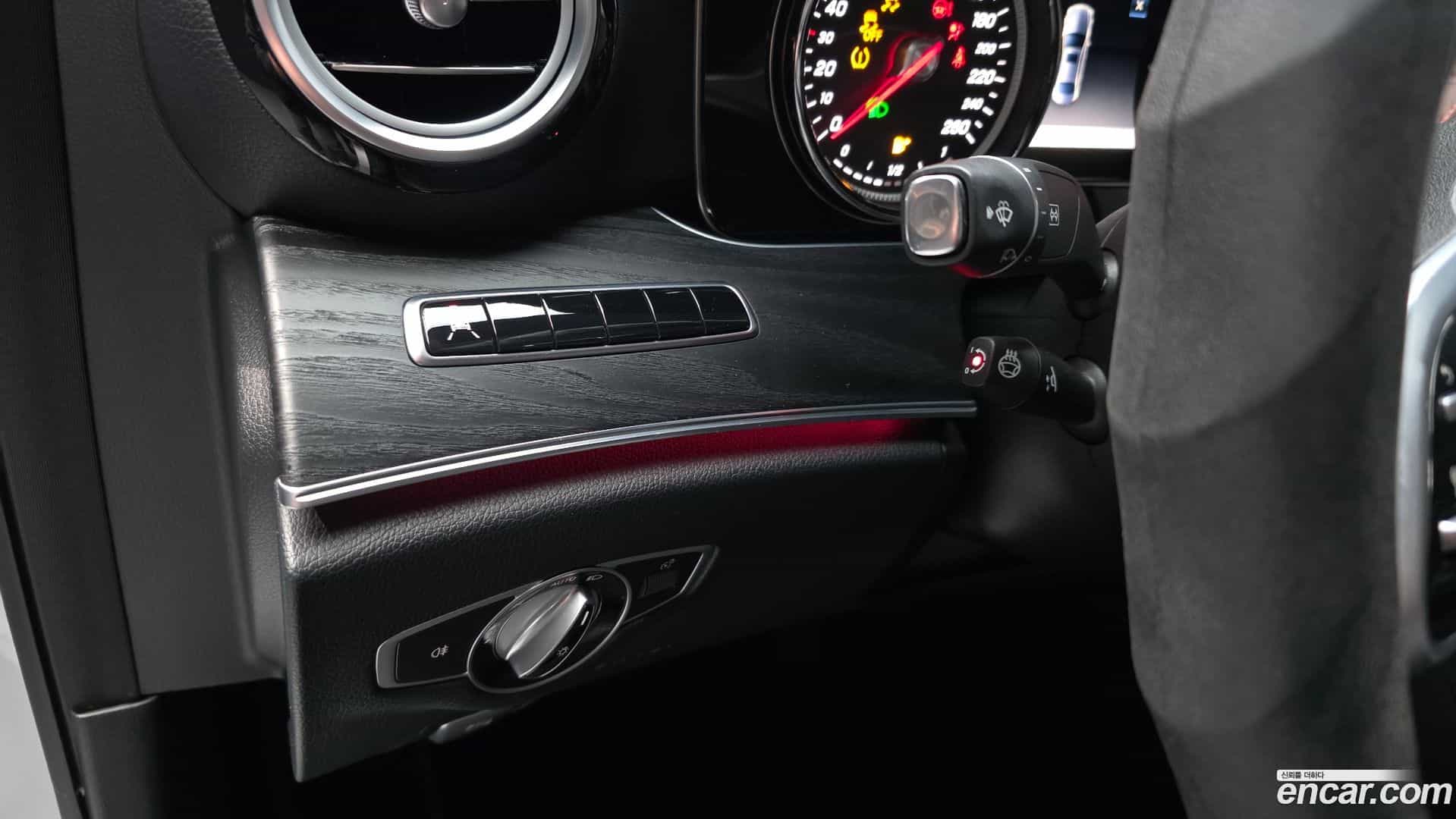 E-Class Mercedes-Benz 2020.9-OPTION-022