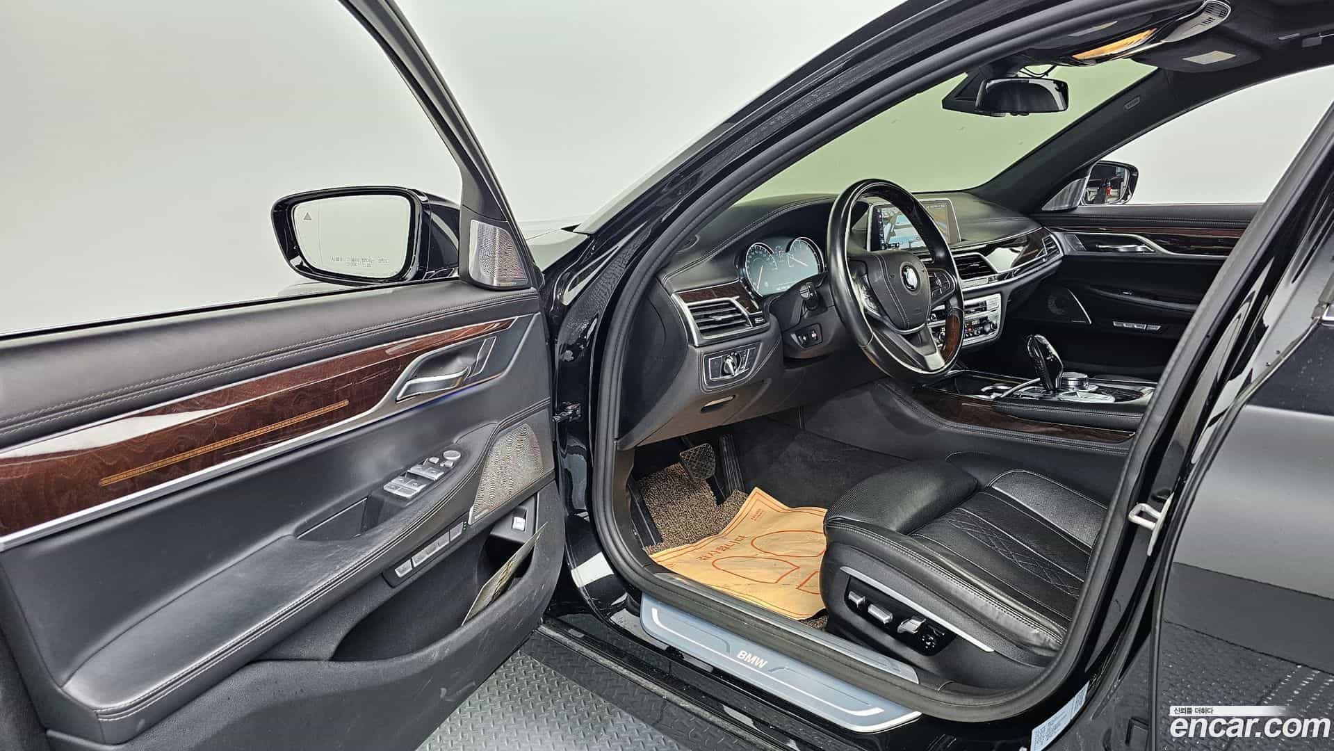 7-Series BMW 2016.11-INNER-010