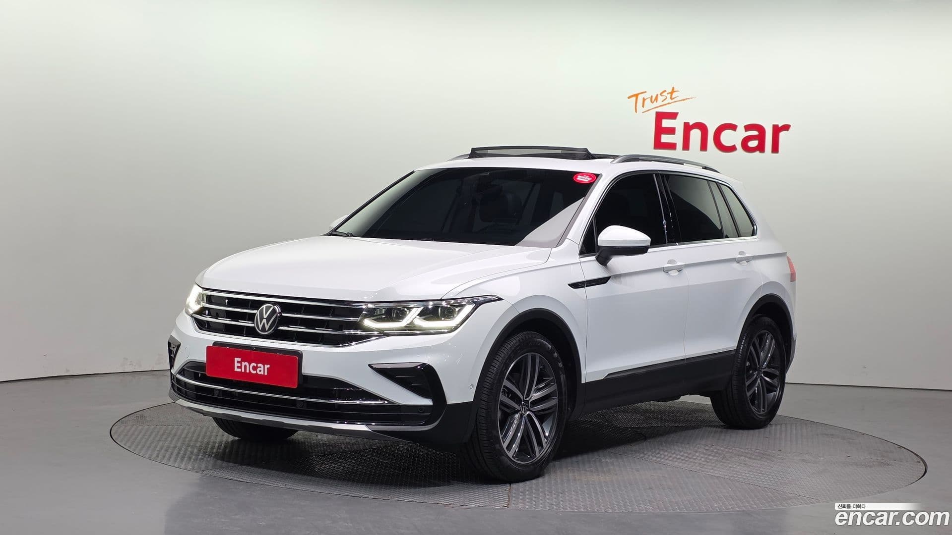 Main__Slider__Photo:Tiguan Volkswagen 2022.11-0