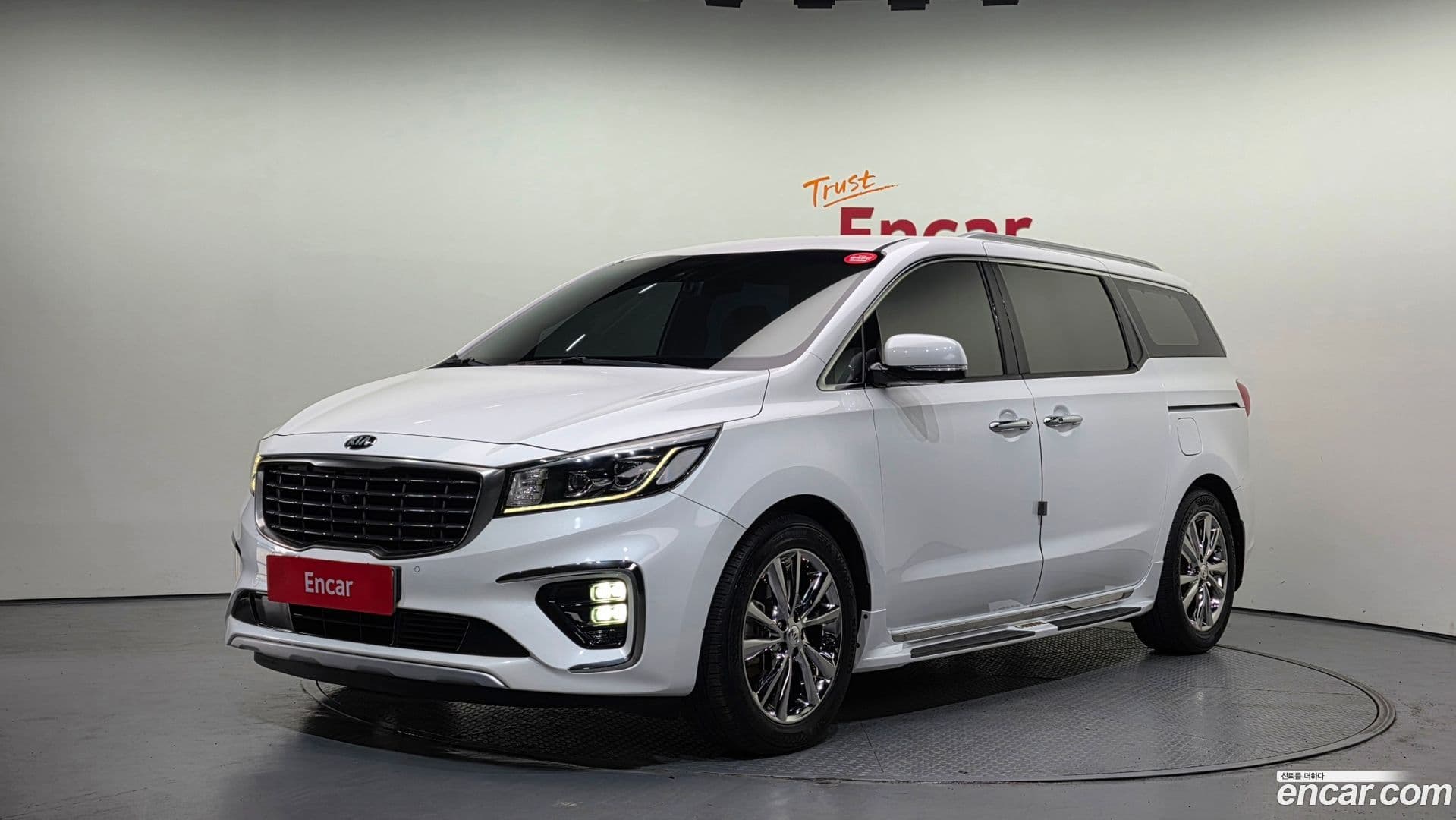Main__Slider__Photo:Canival Kia 2018.8-0