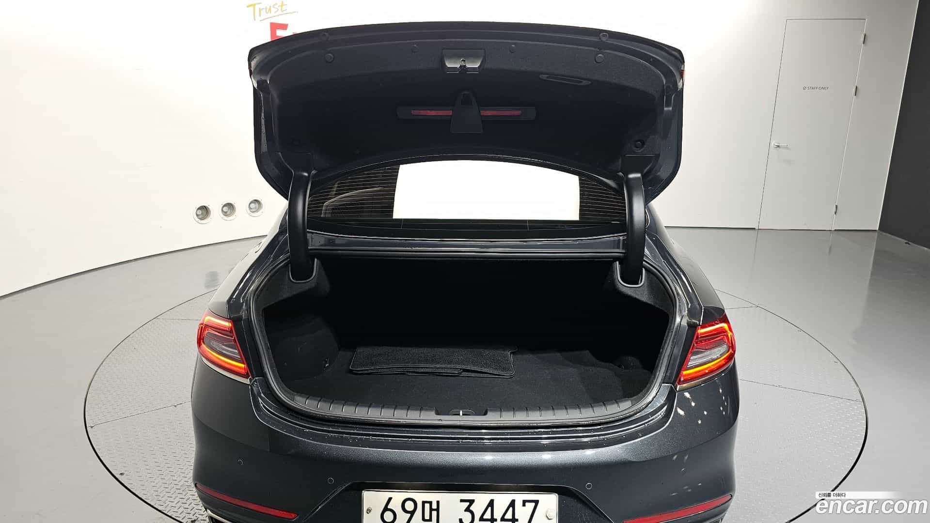 Grandeur Hyundai 2018.2-OPTION-024