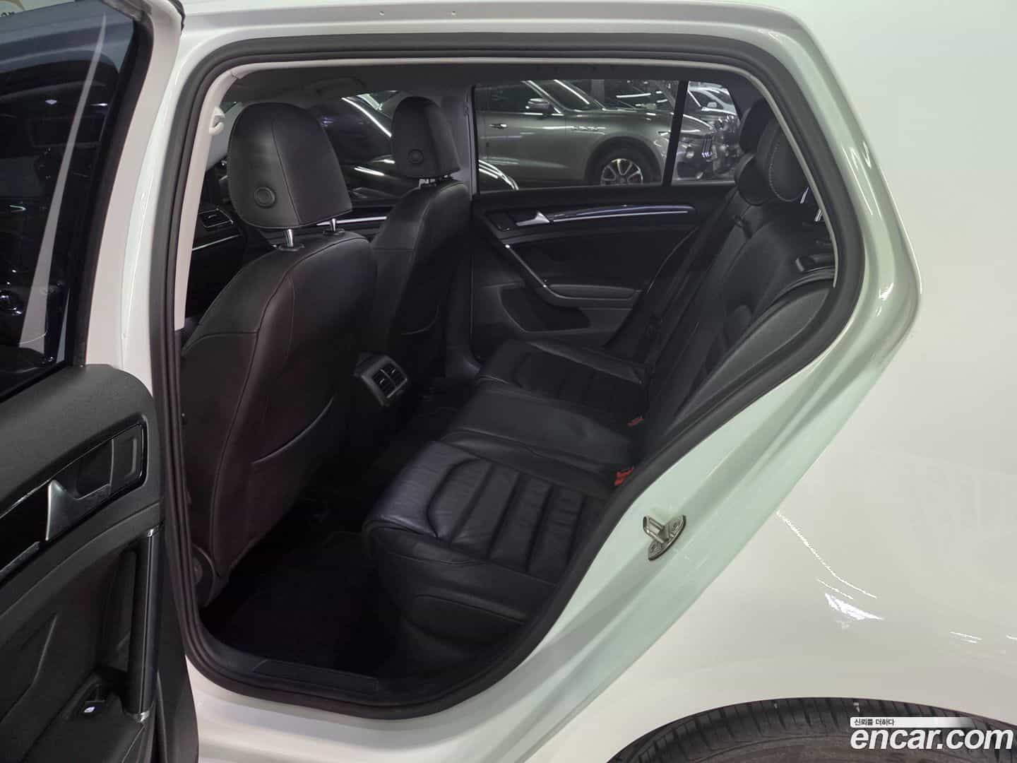 Golf Volkswagen 2015.8-OPTION-021
