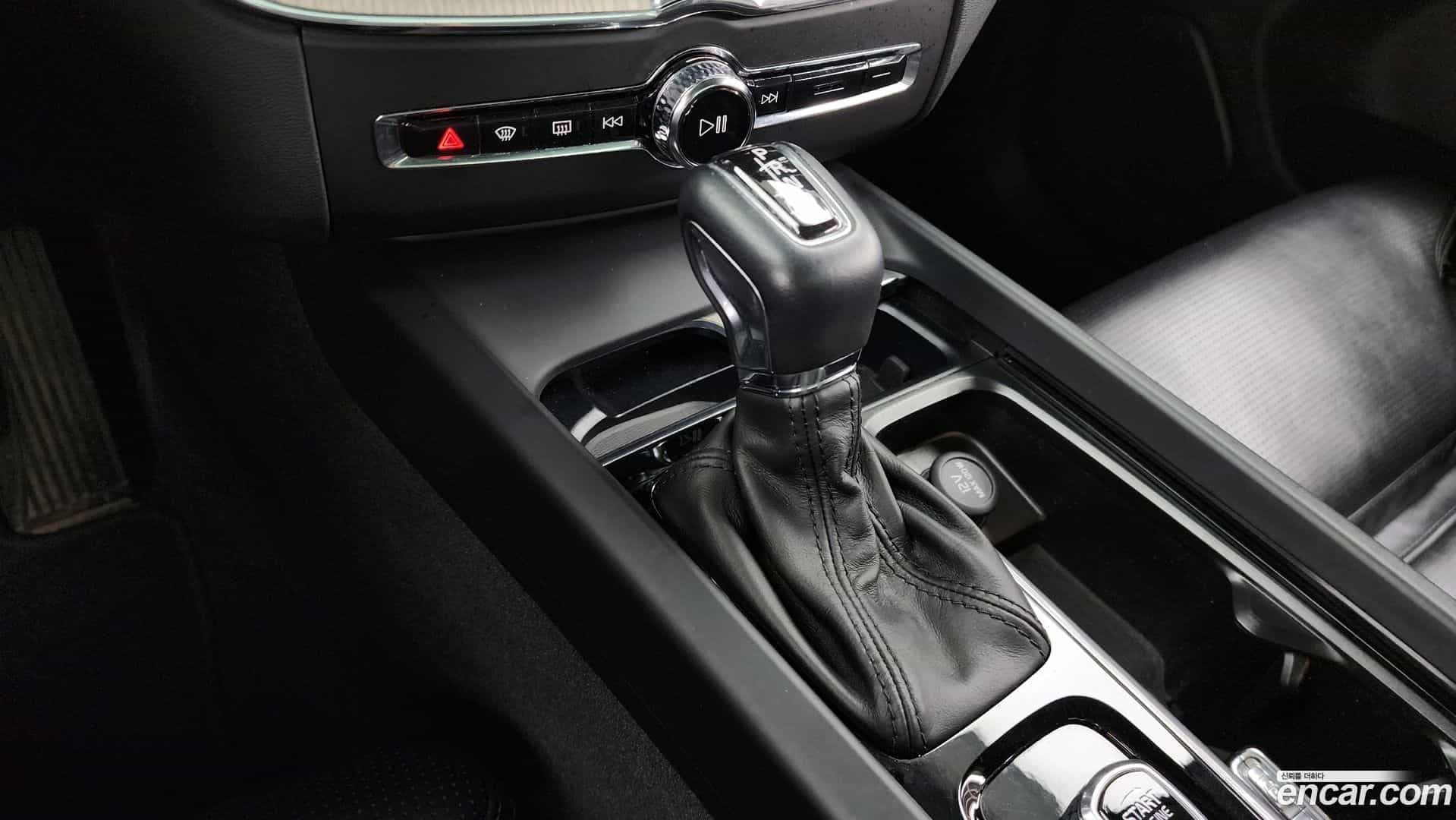 XC60 Volvo 2018.5-INNER-009
