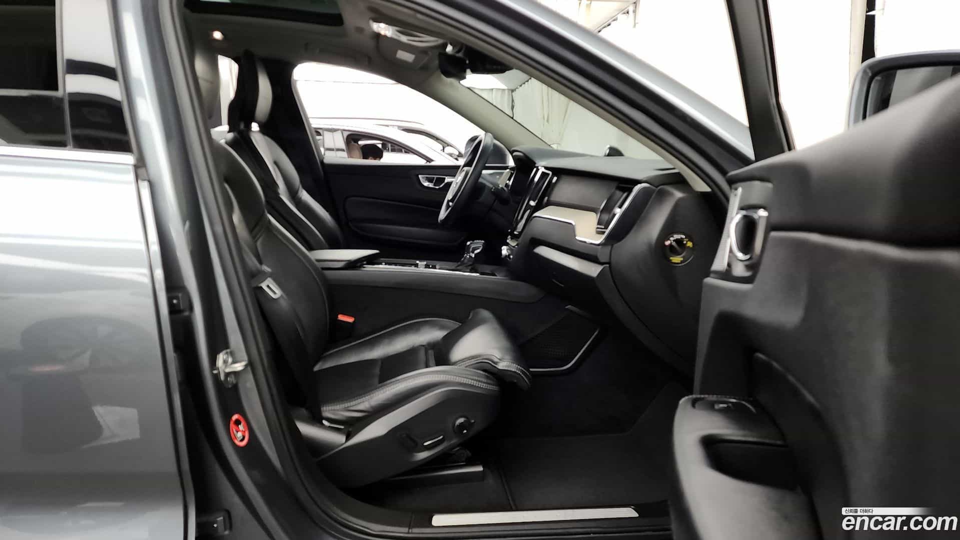 XC60 Volvo 2018.5-OPTION-015