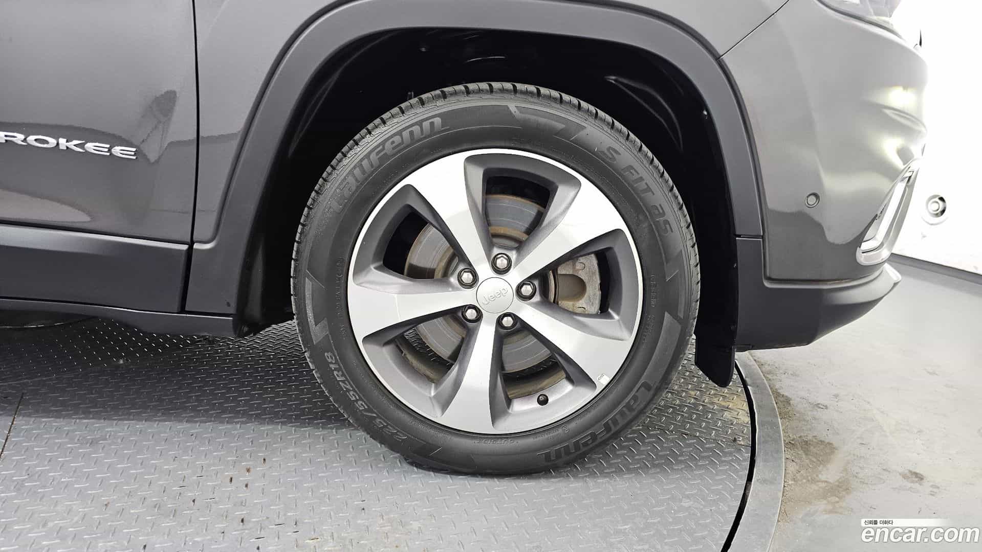 Cherokee Jeep 2021.11-OUTER-005