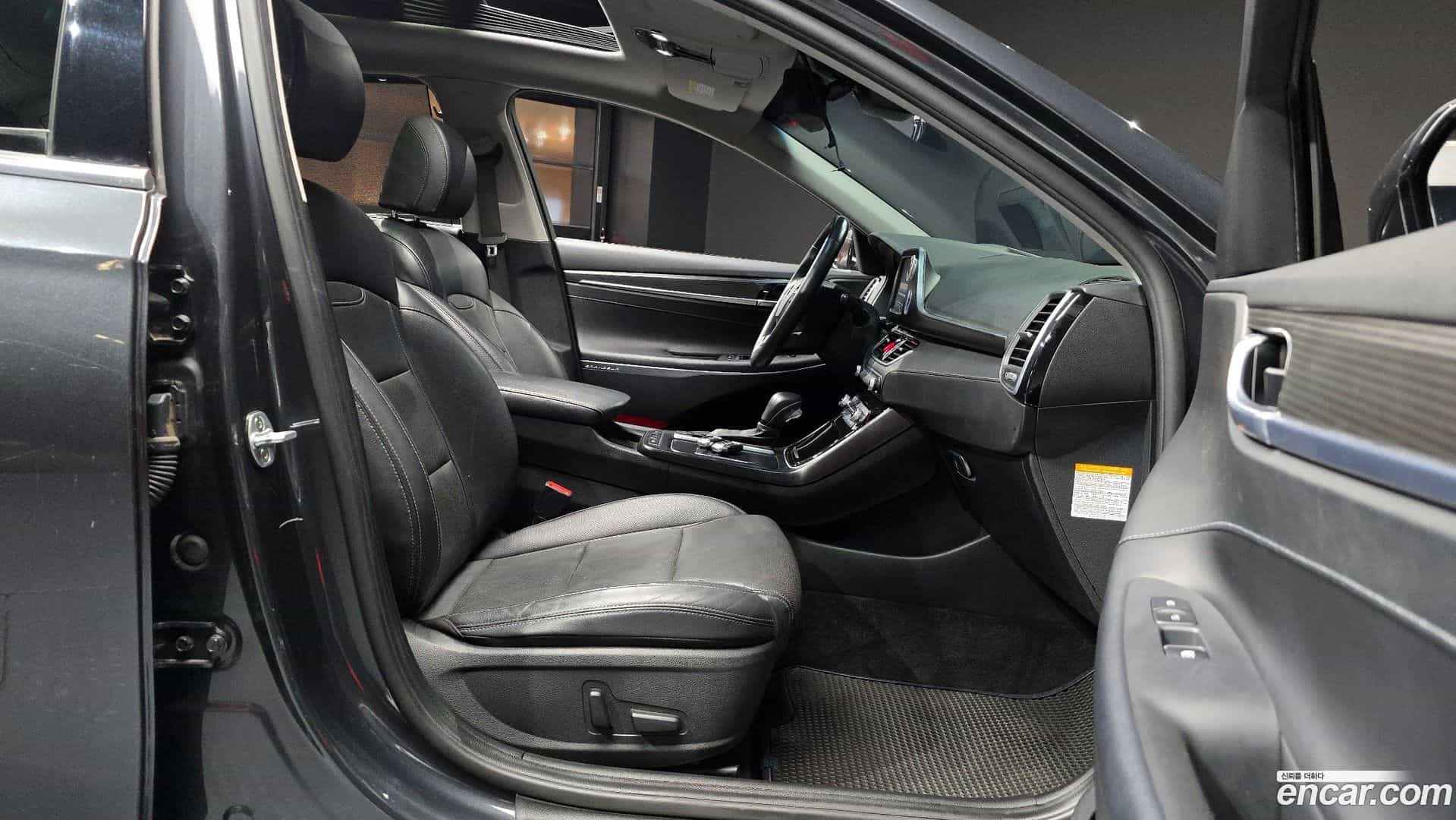 Grandeur Hyundai 2017.5-OPTION-015