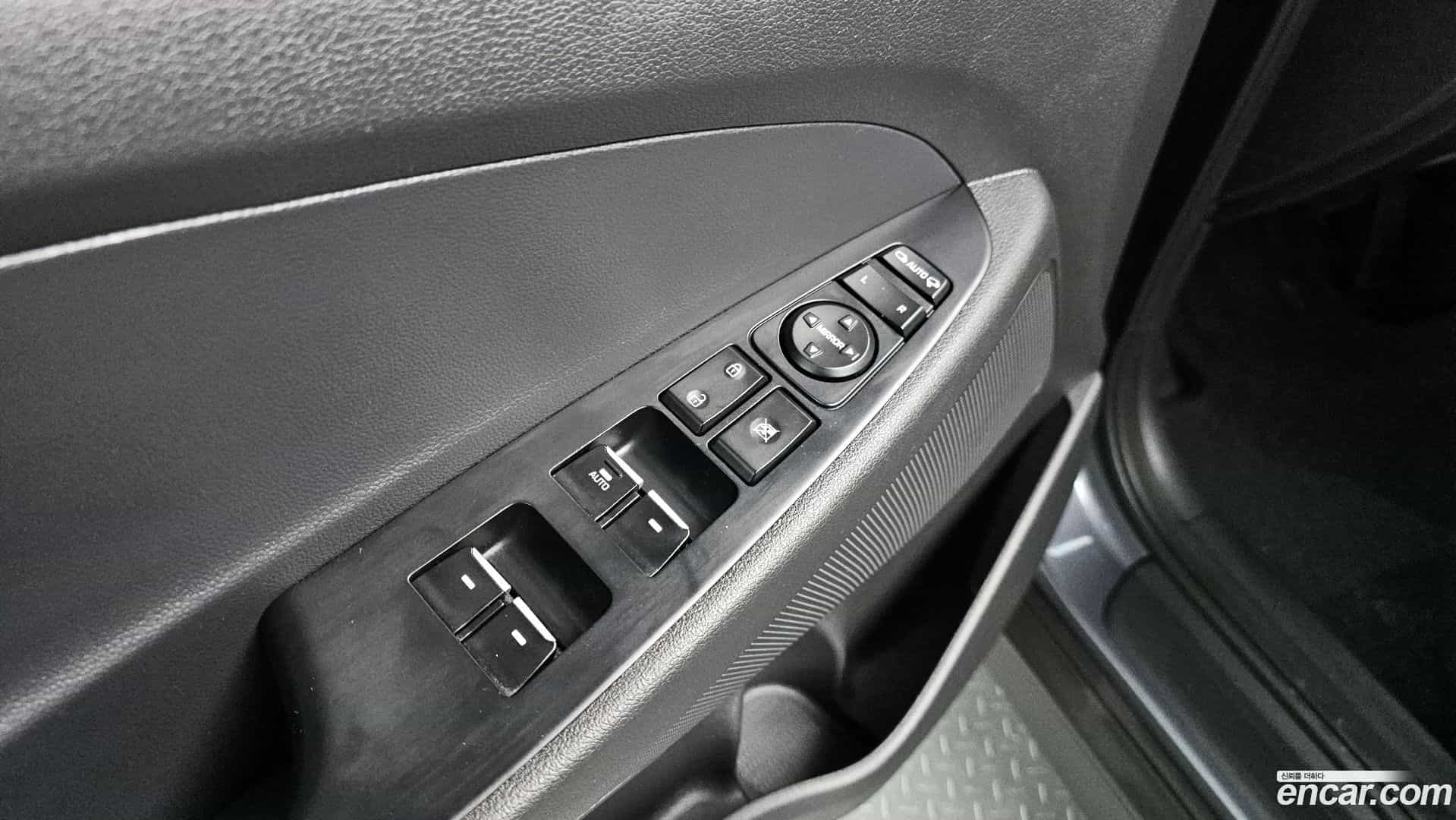 Tucson Hyundai 2018.8-OPTION-022