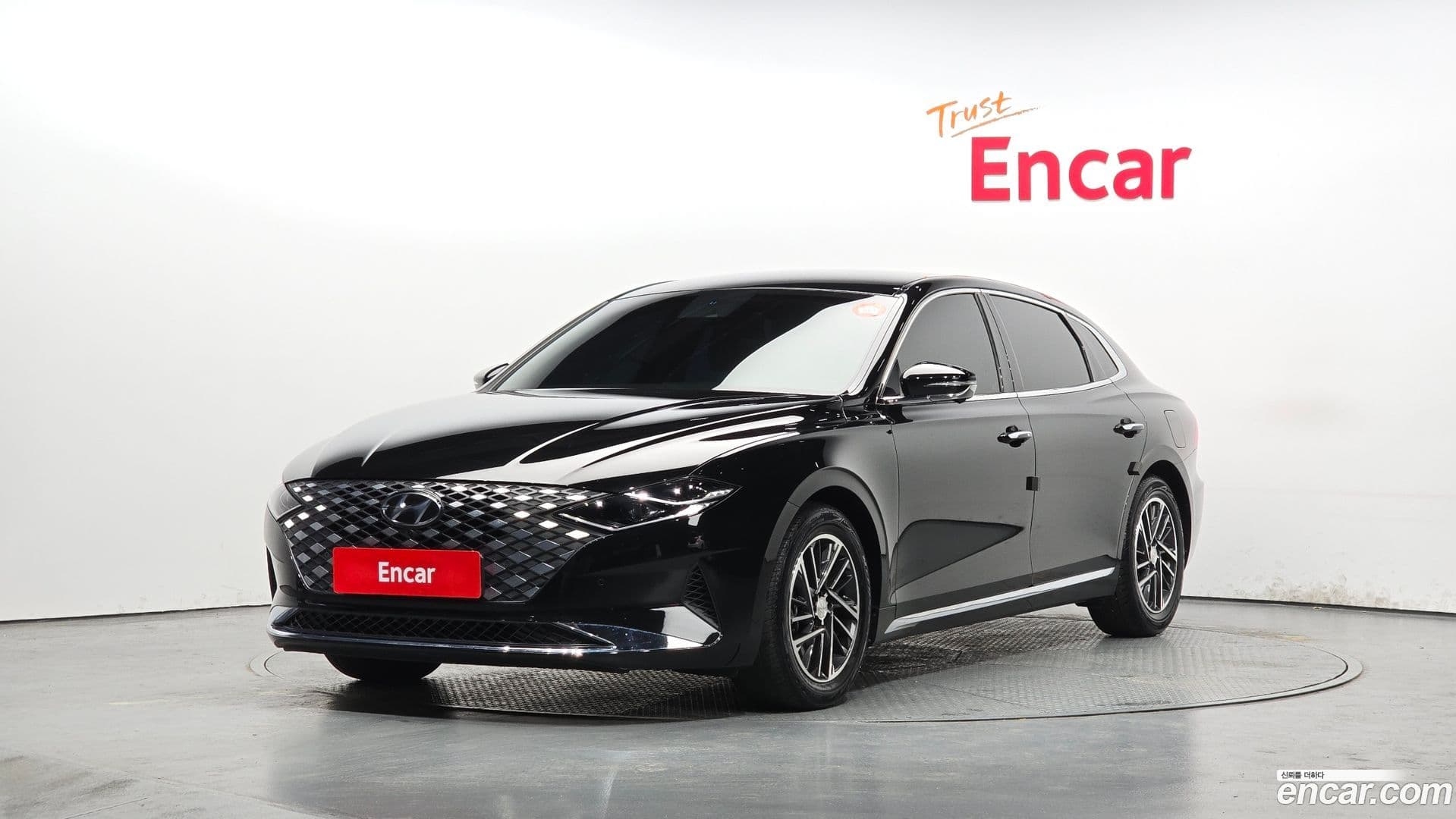 Main__Slider__Photo:Grandeur Hyundai 2021.4-0