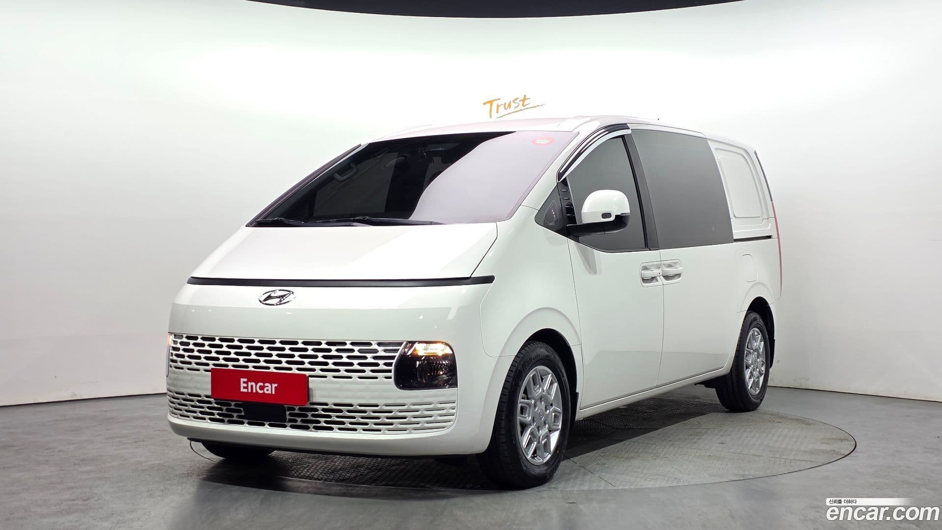 Main__Slider__Photo:Staria Hyundai 2022.3-0