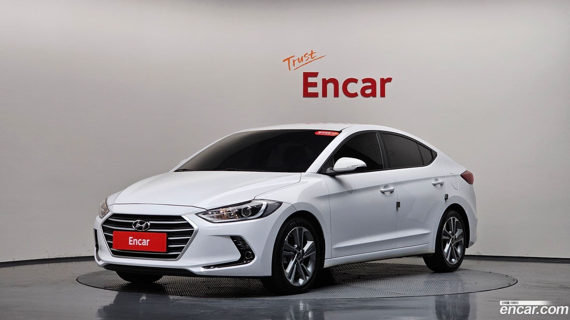 Main__Slider__Photo:AVANTE Hyundai 2017.6-0