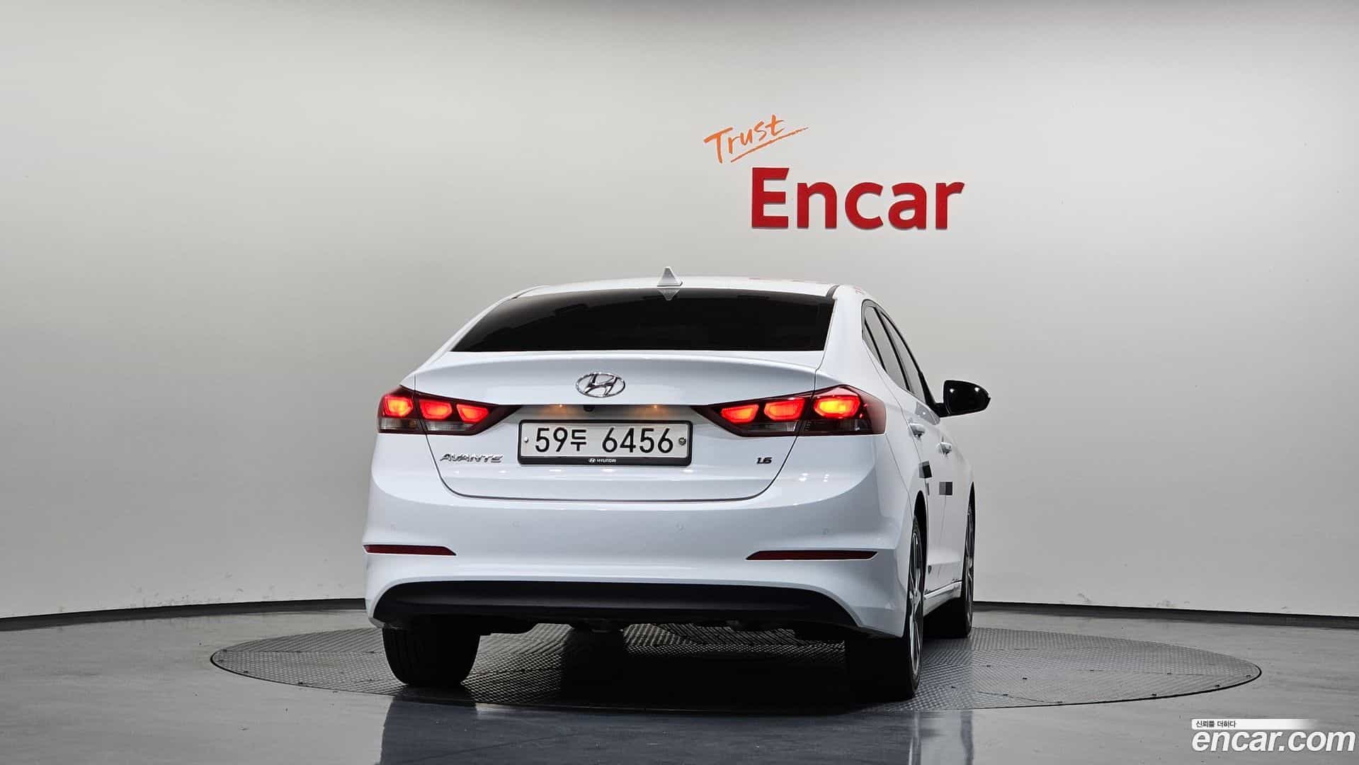 AVANTE Hyundai 2017.6-OUTER-004