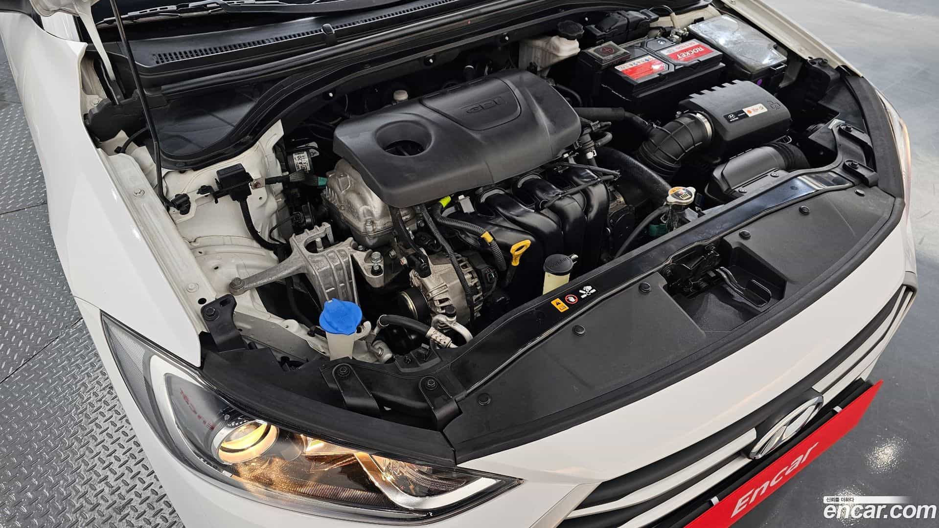 AVANTE Hyundai 2017.6-INNER-006