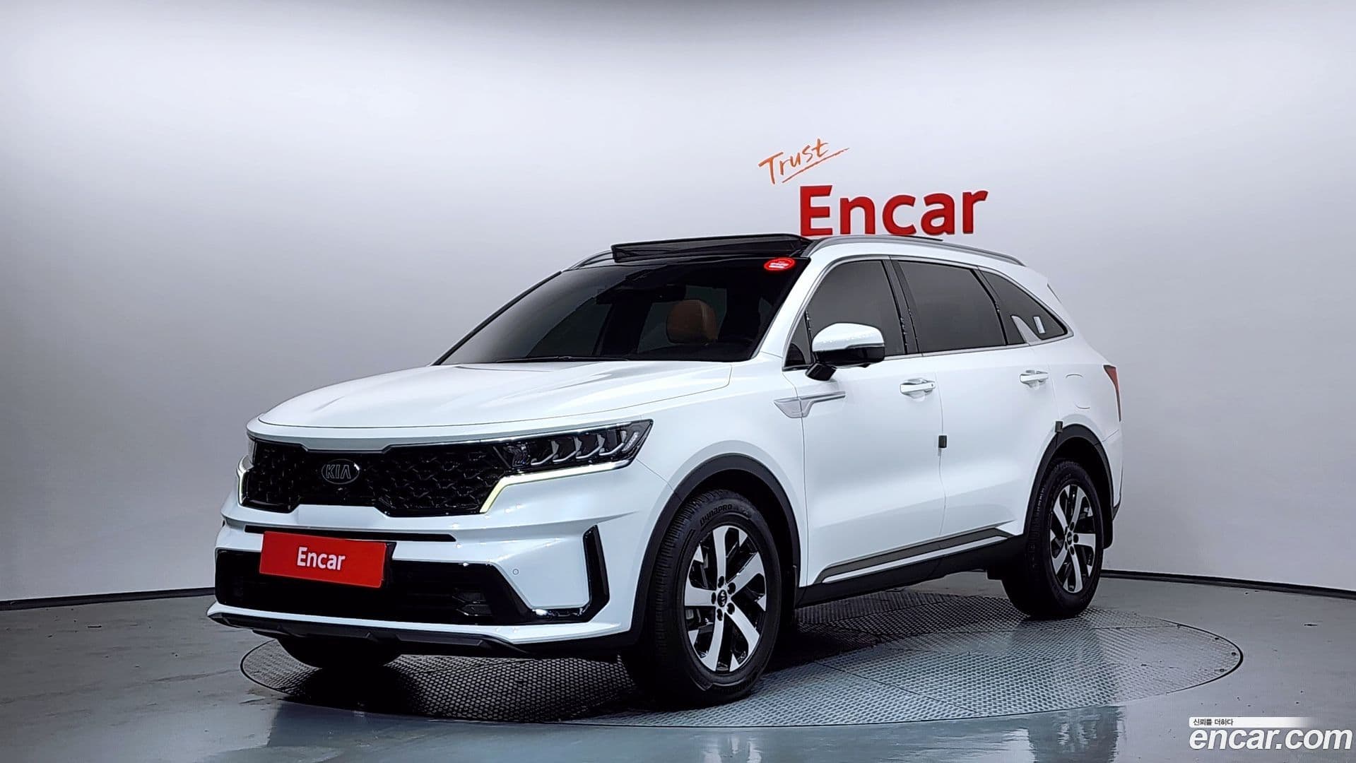 Main__Slider__Photo:Sorento Kia 2021.4-0
