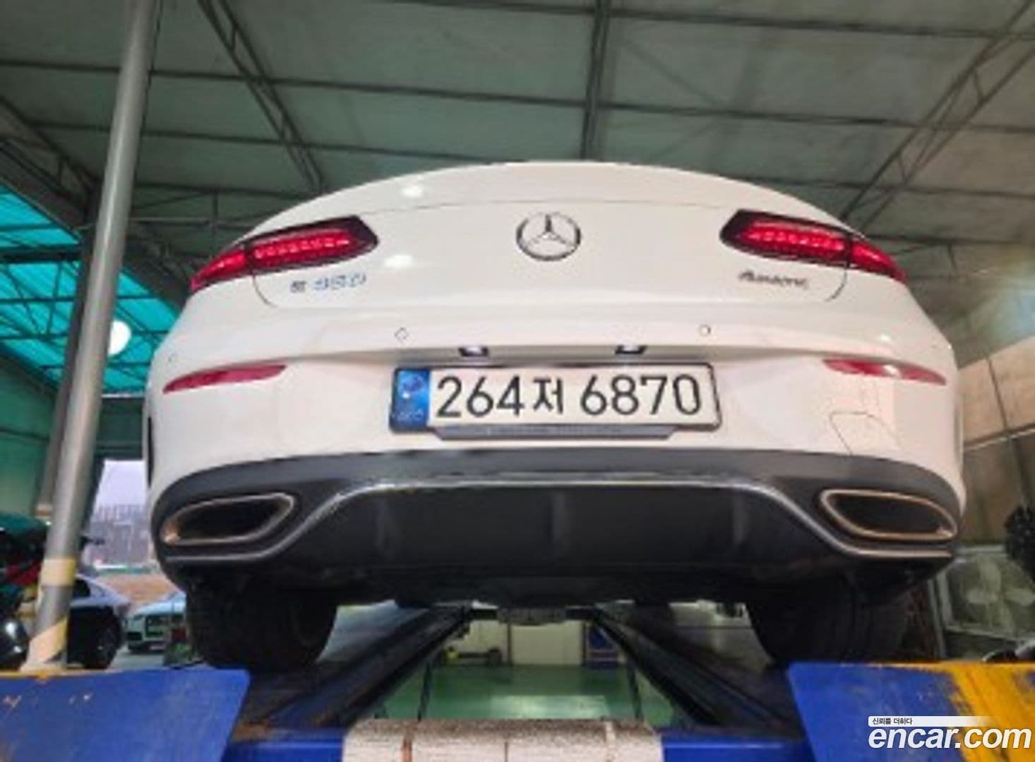 Main__Slider__Photo:E-Class Mercedes-Benz 2022.2-1