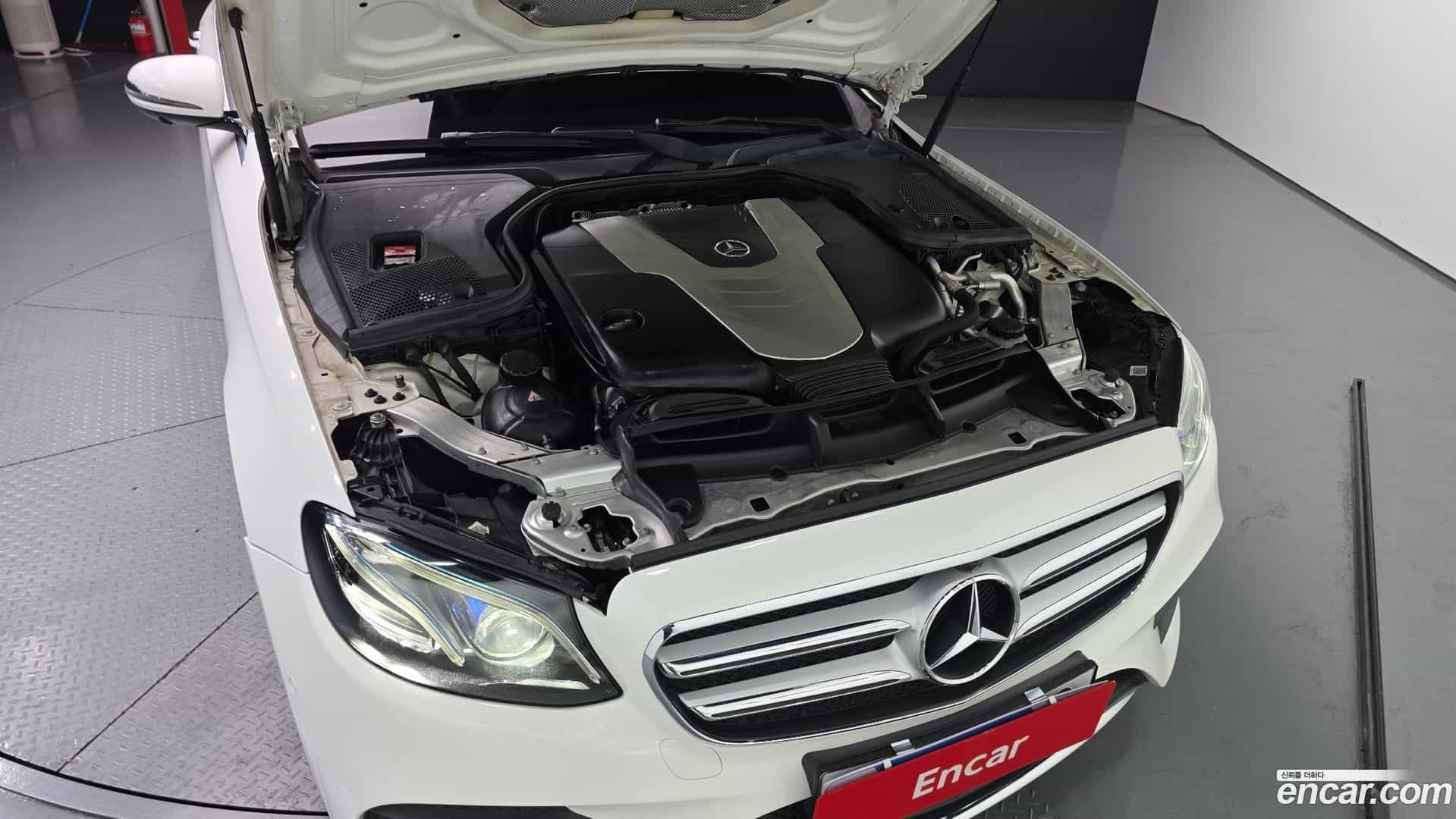 E-Class Mercedes-Benz 2017.3-OUTER-006