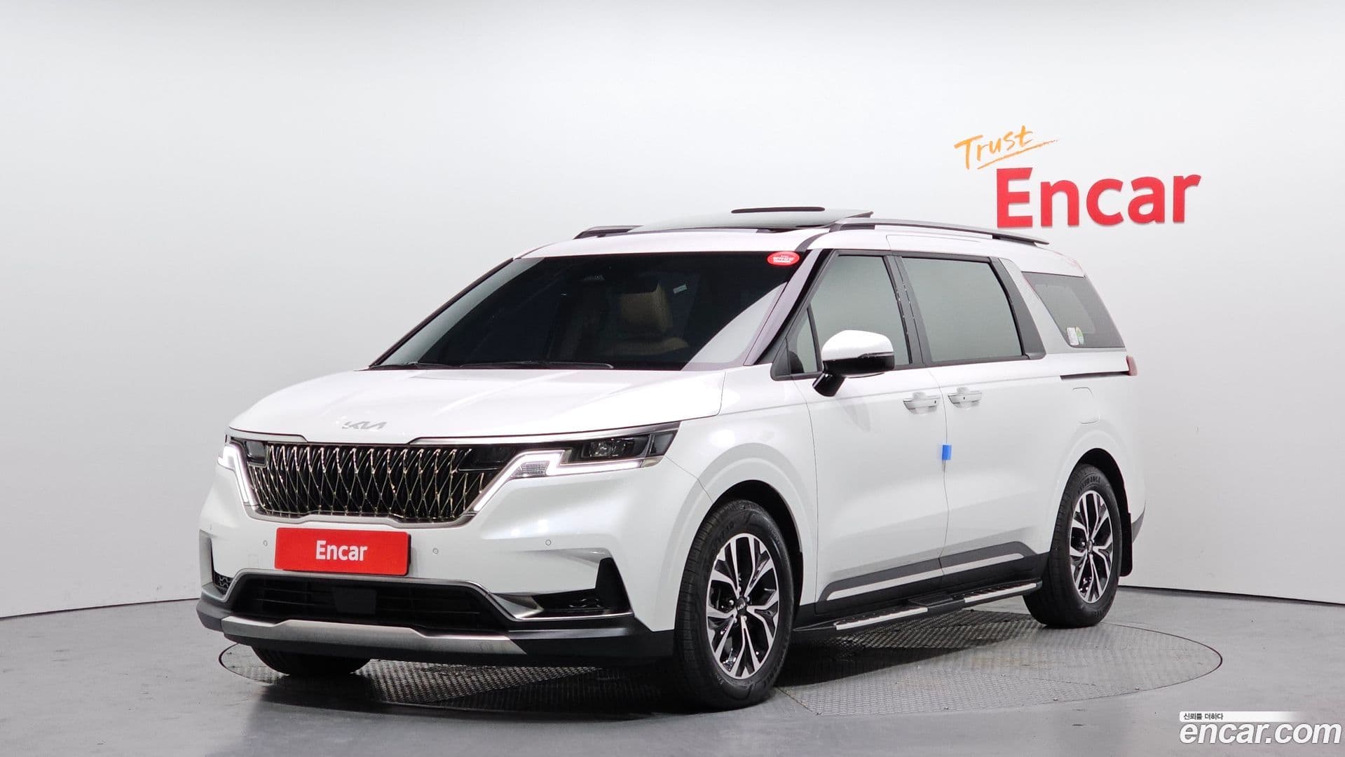 Main__Slider__Photo:Canival Kia 2023.10-0