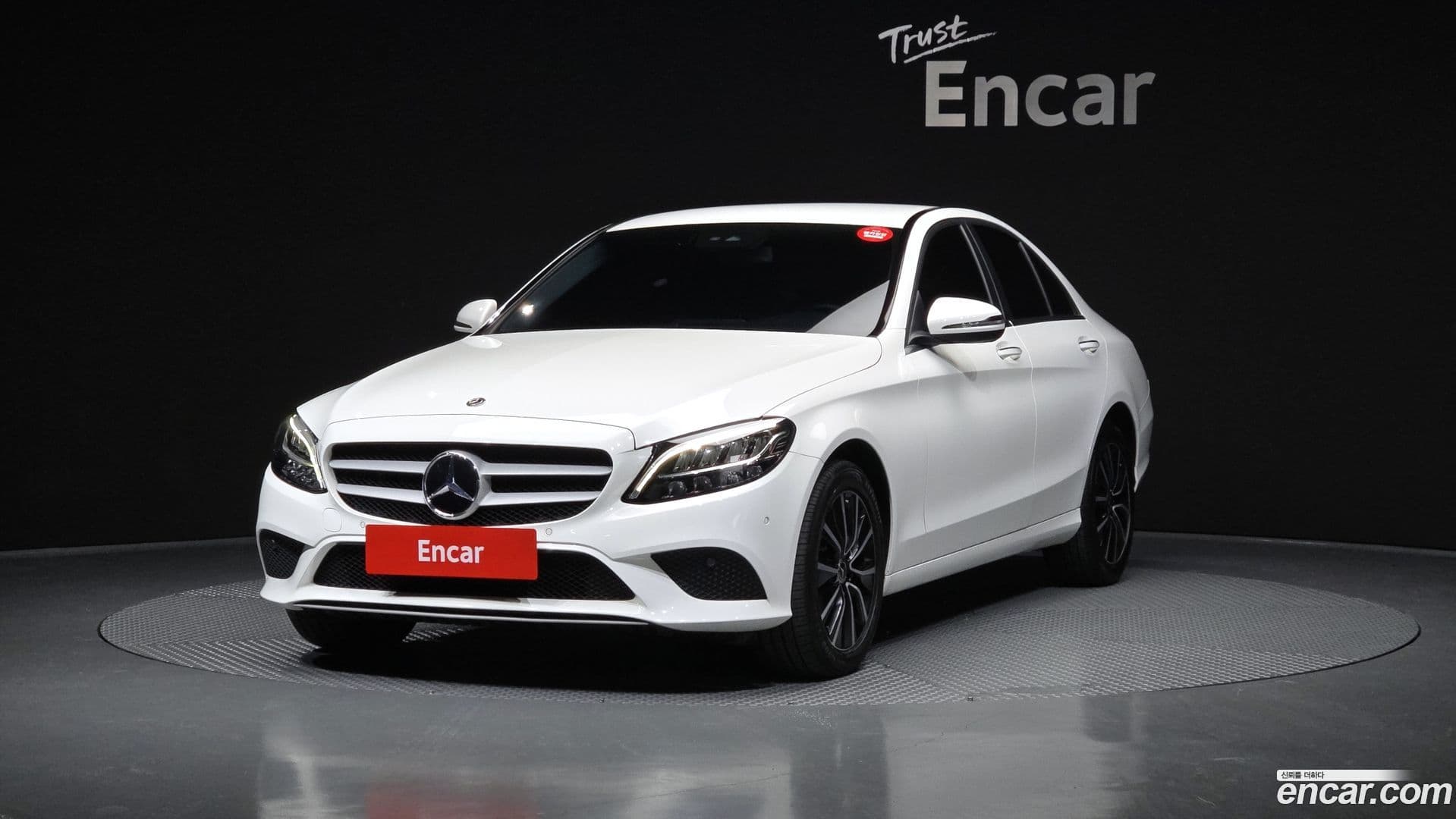Main__Slider__Photo:C-Class Mercedes-Benz 2020.3-0