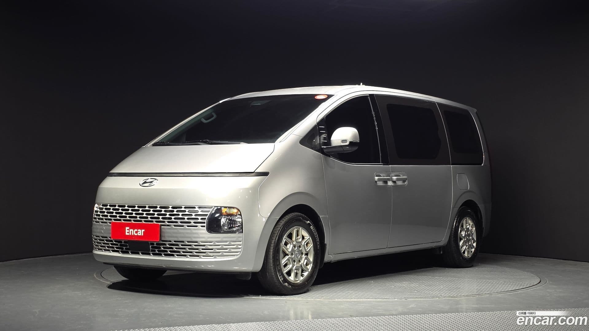 Main__Slider__Photo:Staria Hyundai 2024.2-0