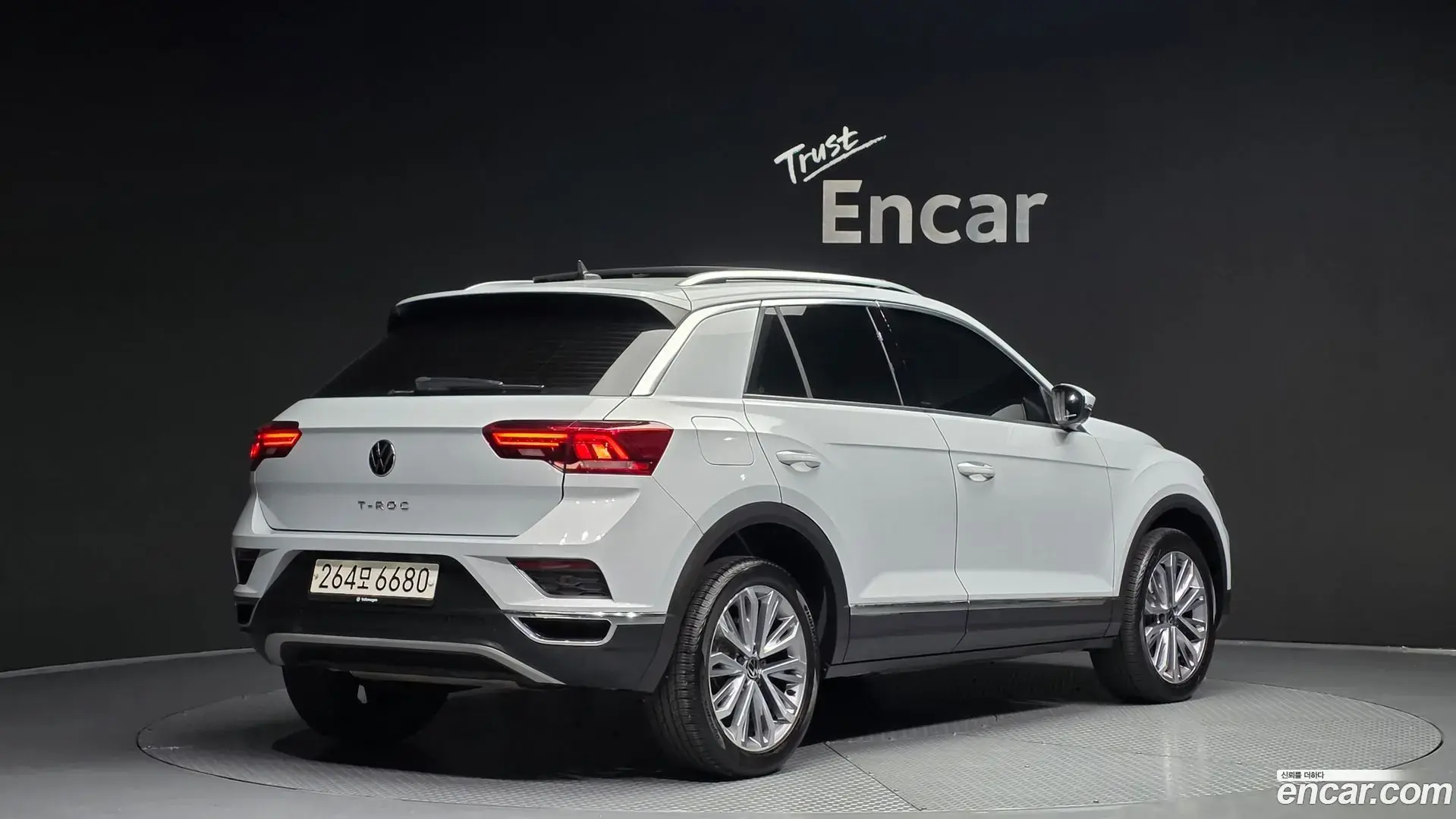 Main__Slider__Photo:T-Roc Volkswagen 2021.2-1