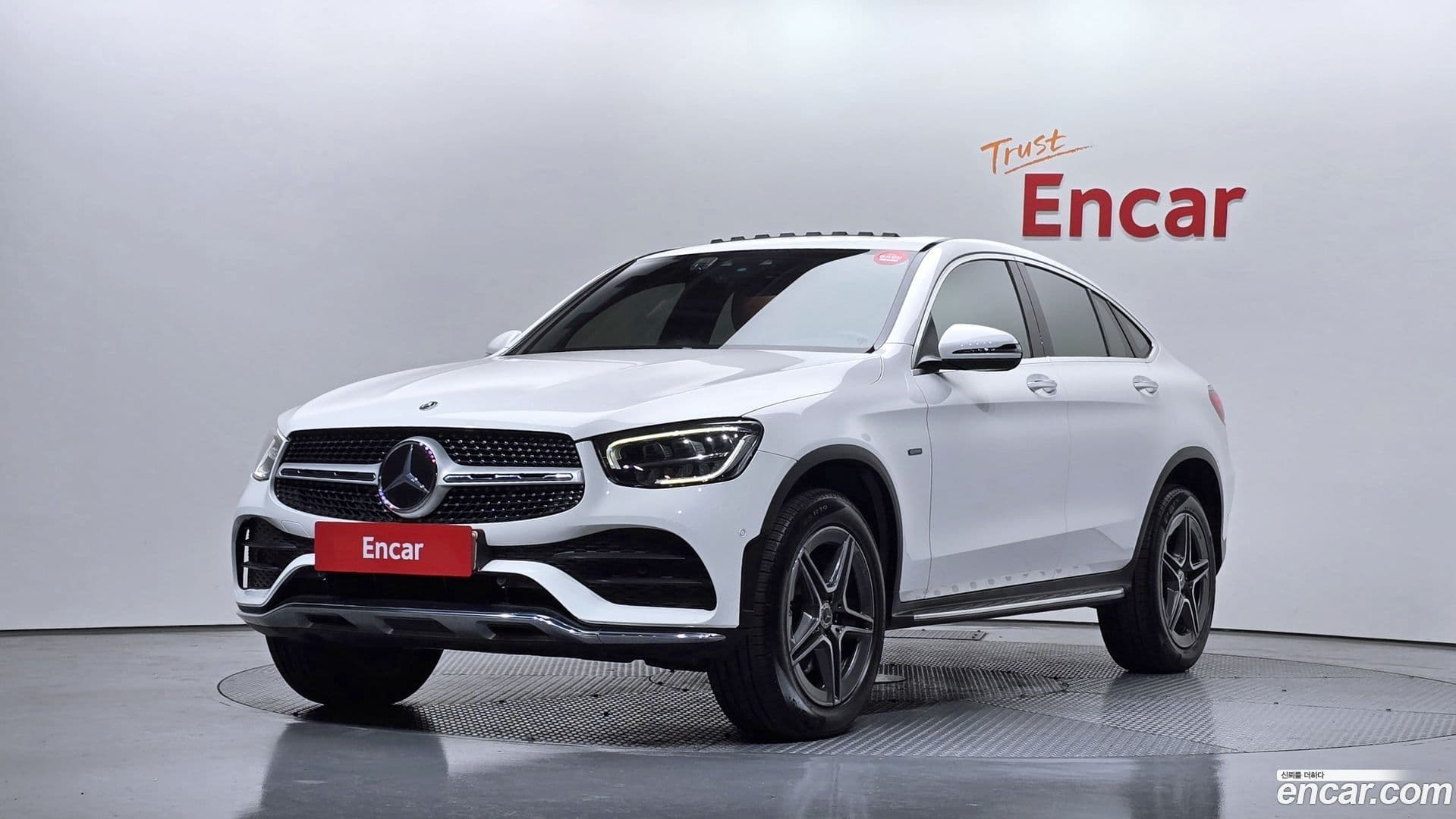 Main__Slider__Photo:GLC-Class Mercedes-Benz 2020.11-0