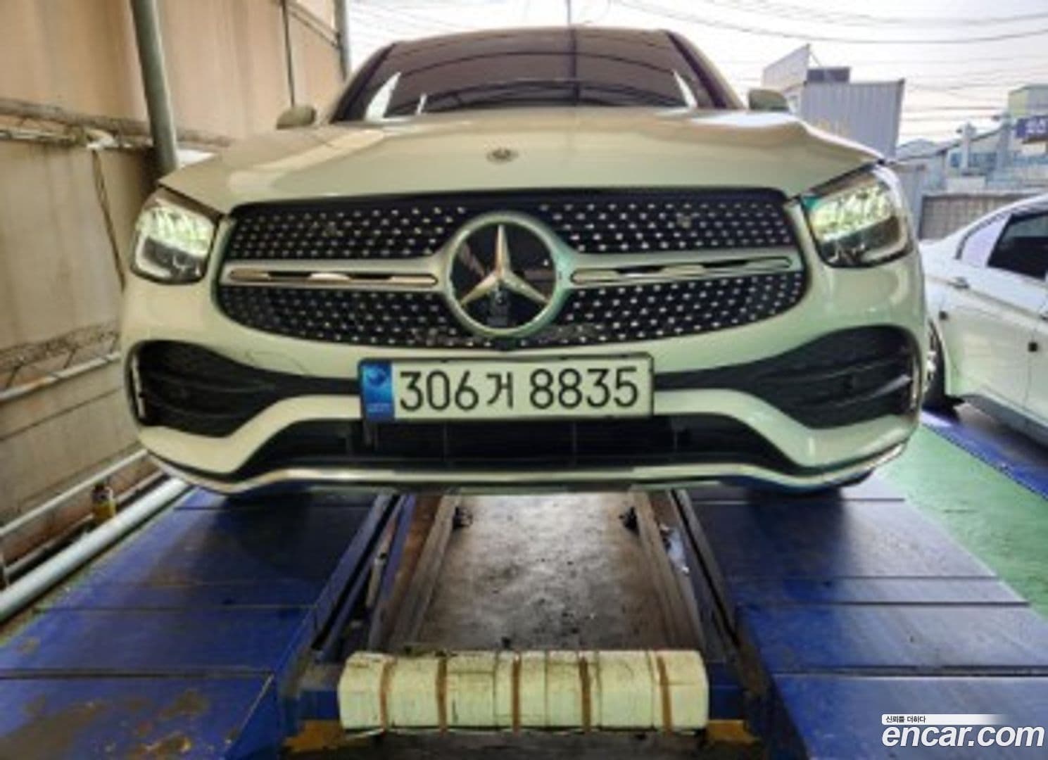 Main__Slider__Photo:GLC-Class Mercedes-Benz 2023.4-0
