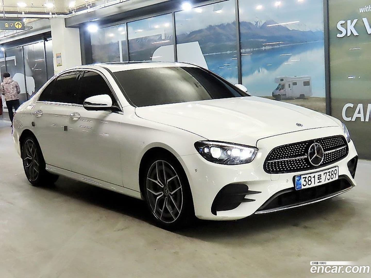 Main__Slider__Photo:E-Class Mercedes-Benz 2020.10-0