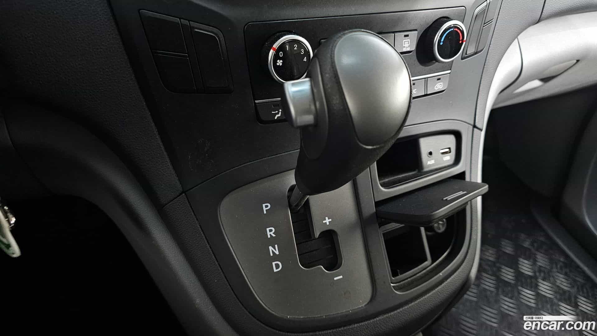 Starex Hyundai 2020.3-INNER-009