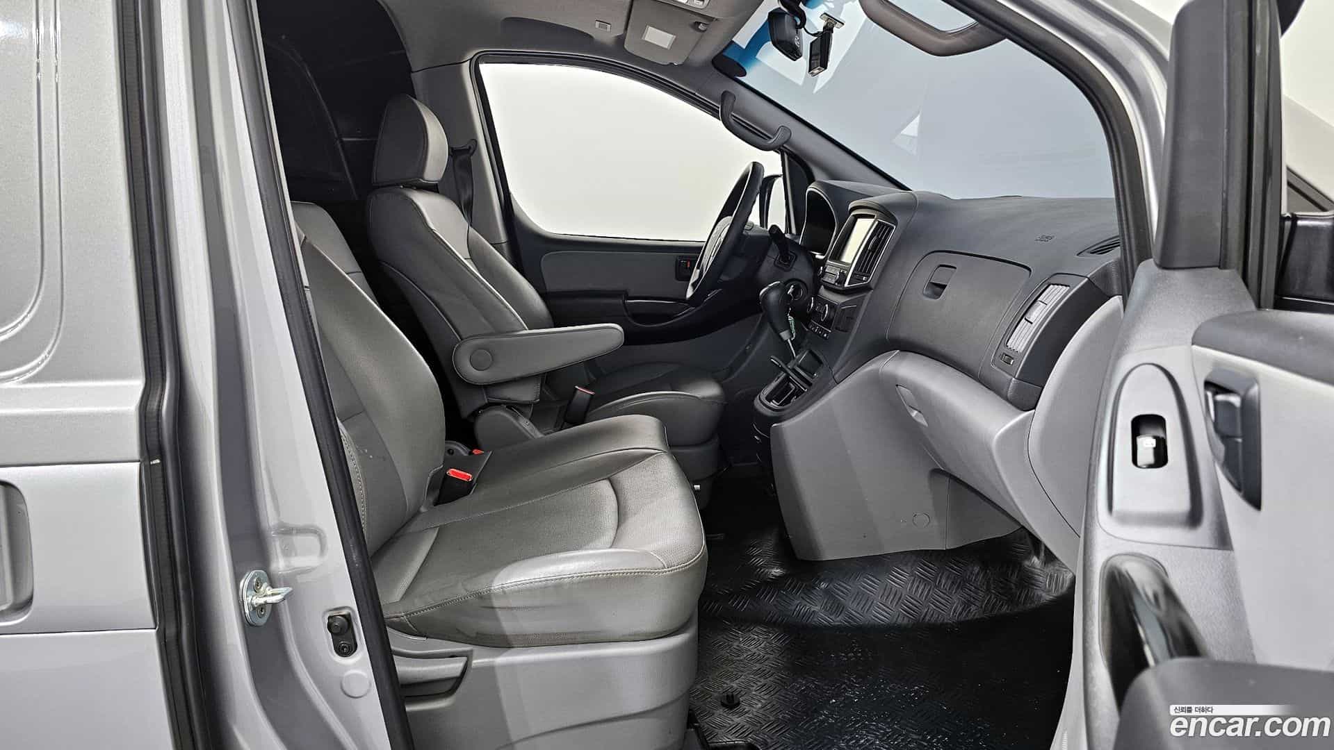 Starex Hyundai 2020.3-INNER-010