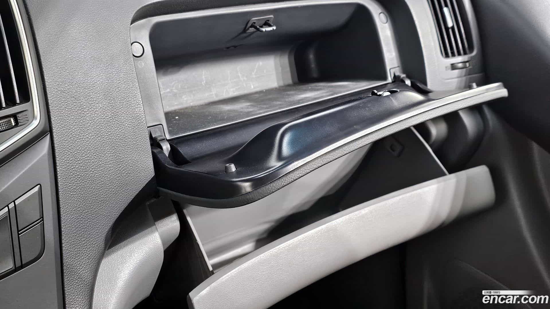 Starex Hyundai 2020.3-OPTION-023