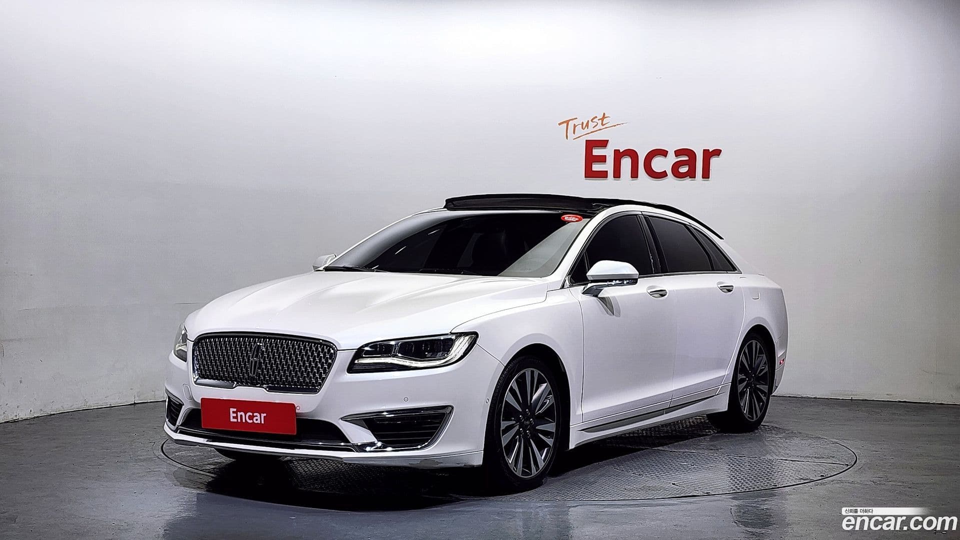 Main__Slider__Photo:MKZ Lincoln 2017.2-0