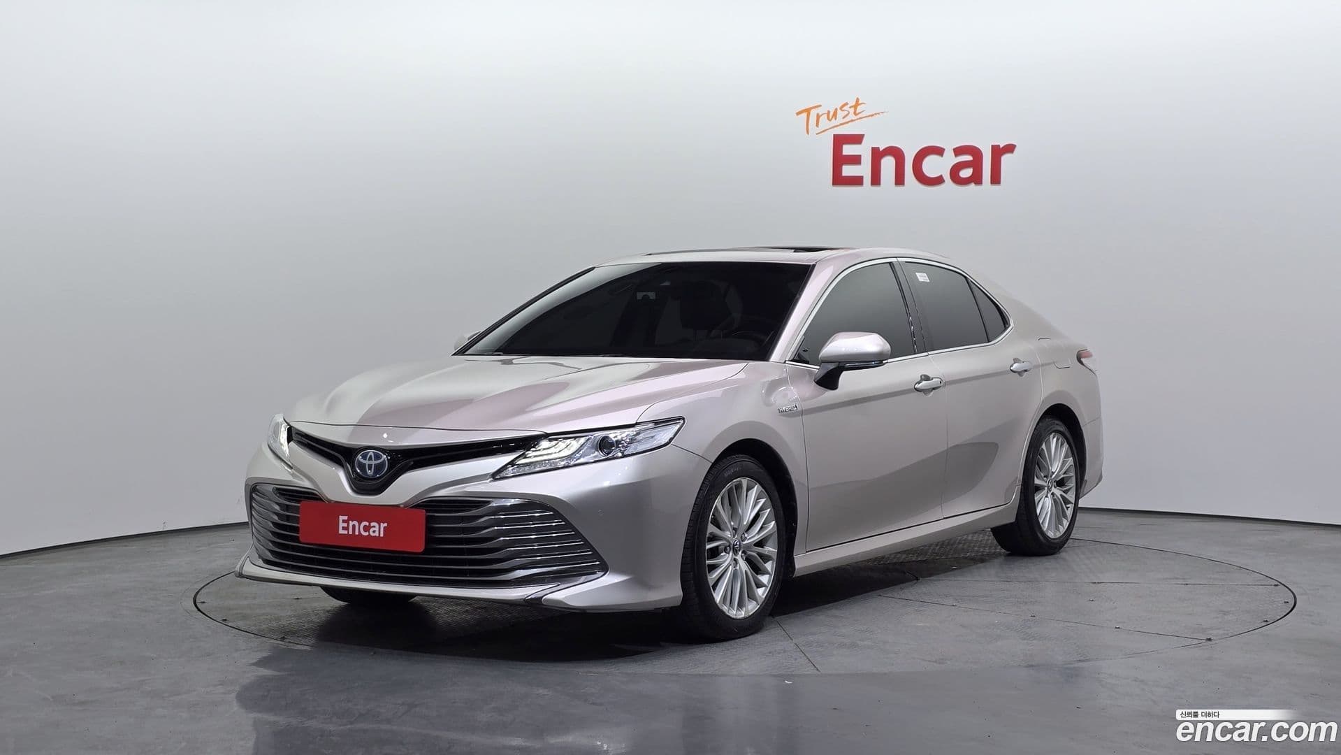 Main__Slider__Photo:Camry Toyota 2018.9-0