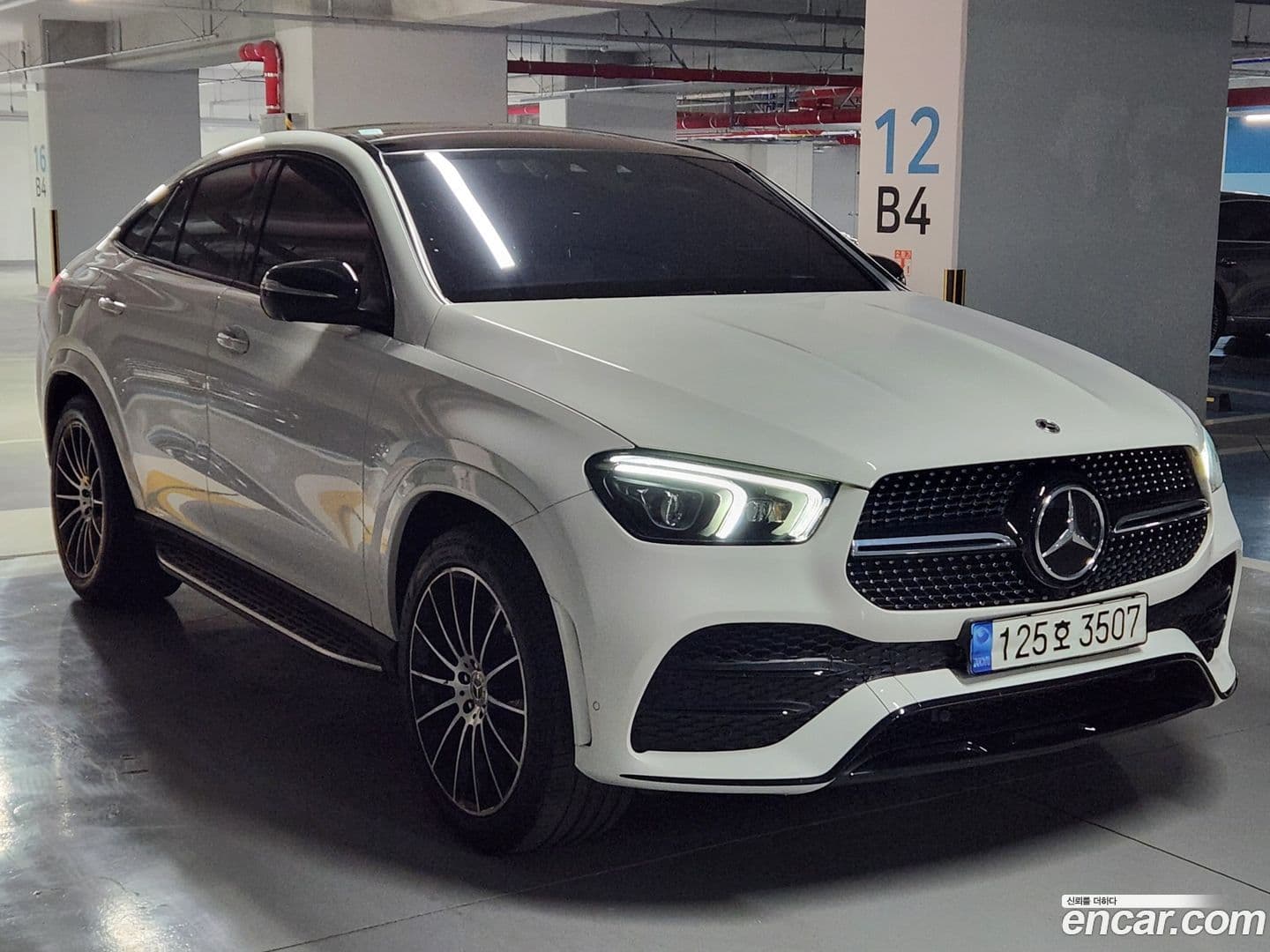 Main__Slider__Photo:GLE-Class Mercedes-Benz 2022.8-0