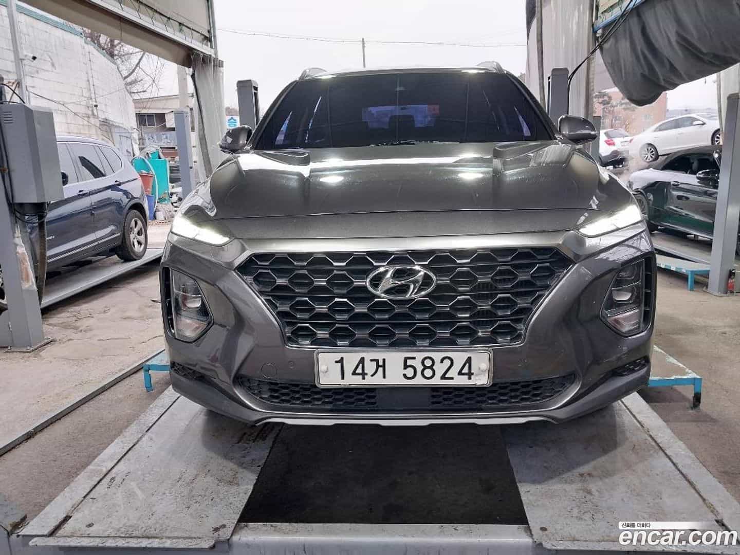 Santafe Hyundai 2019.0-OUTER-001