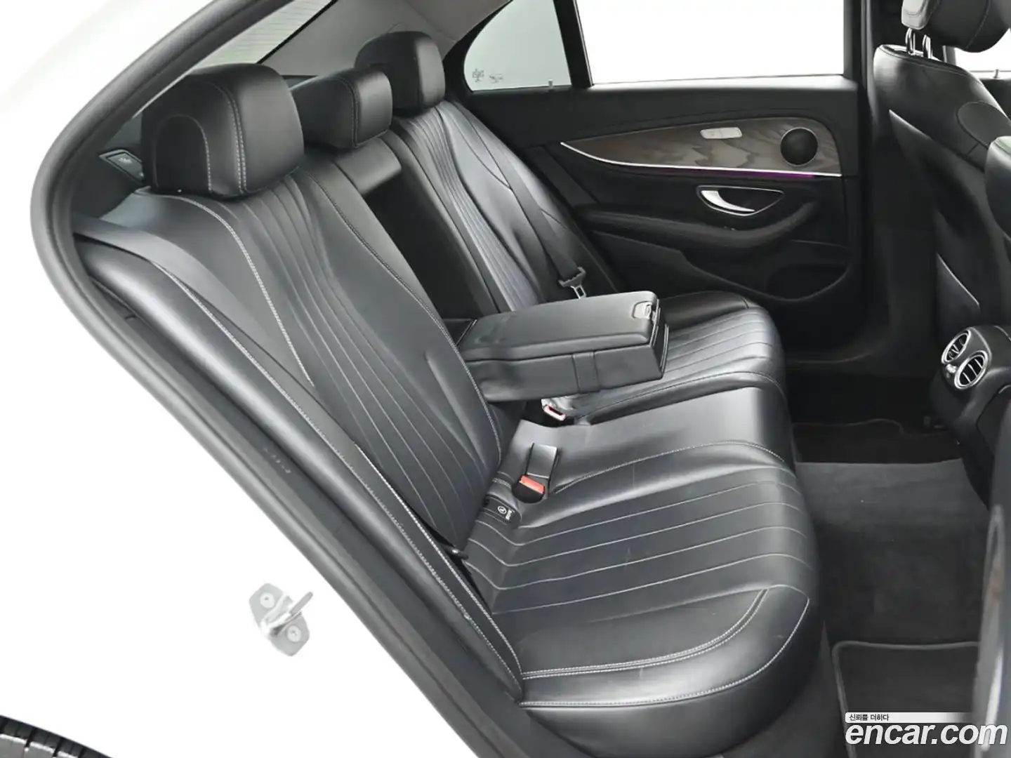 E-Class Mercedes-Benz 2017.3-OPTION-016