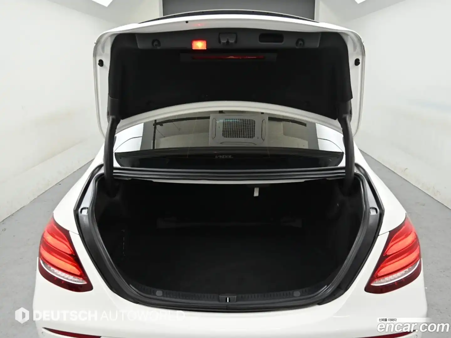 E-Class Mercedes-Benz 2017.3-OPTION-023