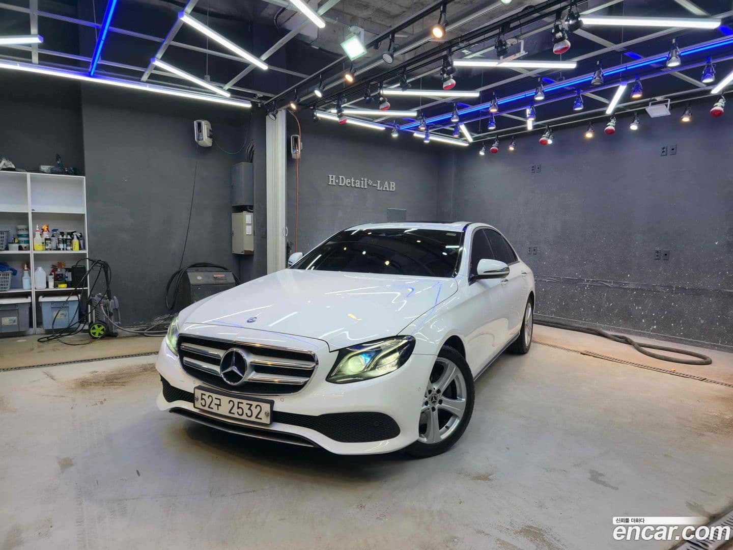 Main__Slider__Photo:E-Class Mercedes-Benz 2017.3-0